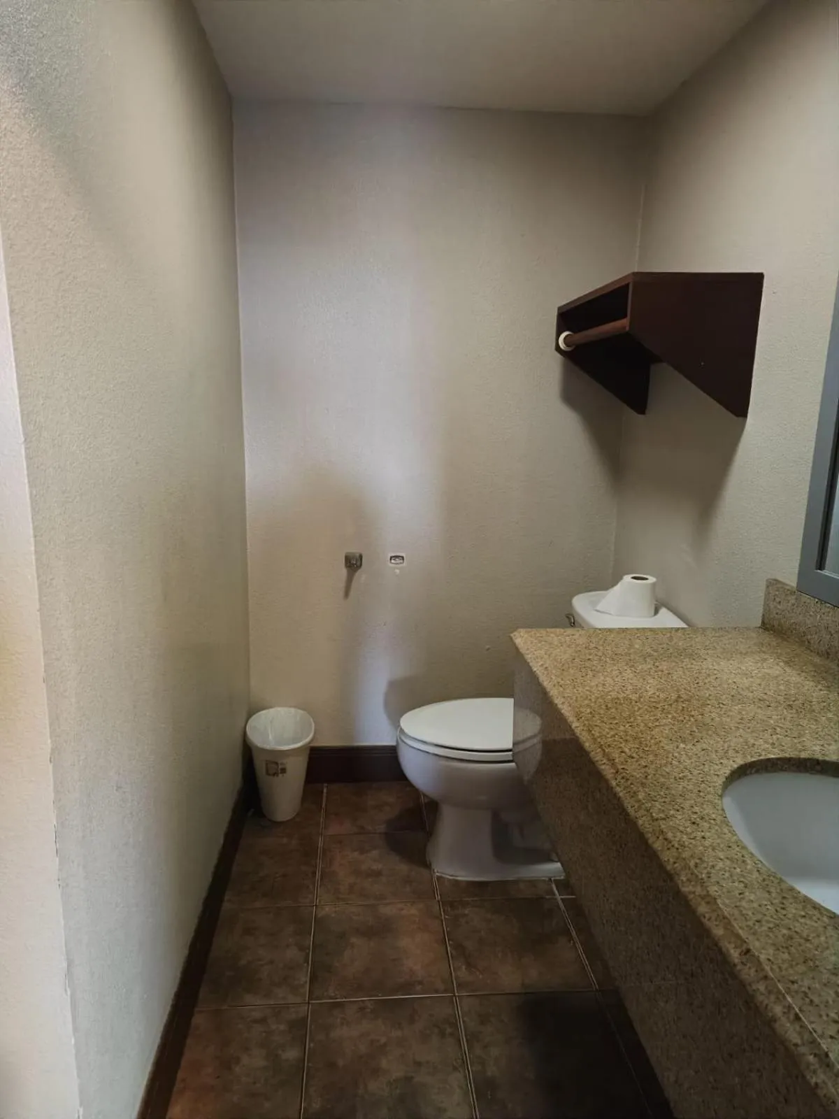 Bathroom in American Inn & Suites By Capital O Victoria US-59