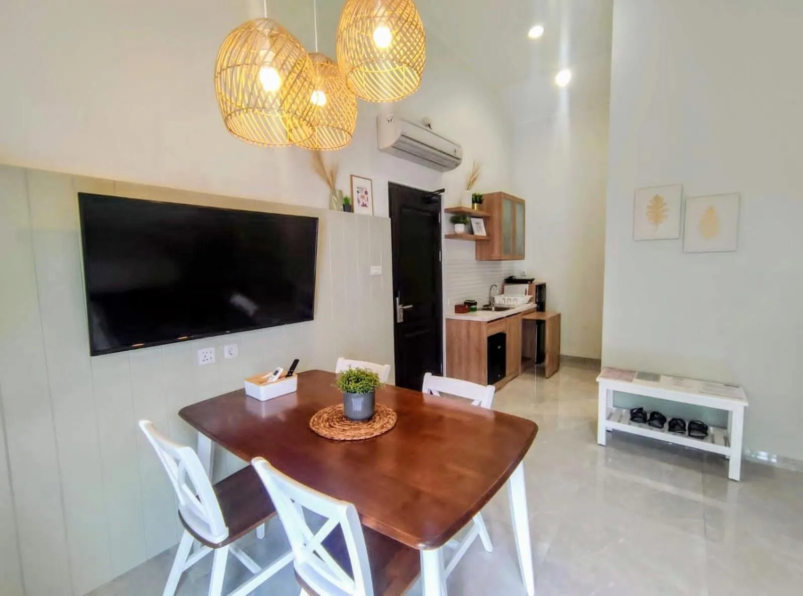 Dining area in Cottonwood Boutique Heritage Otten