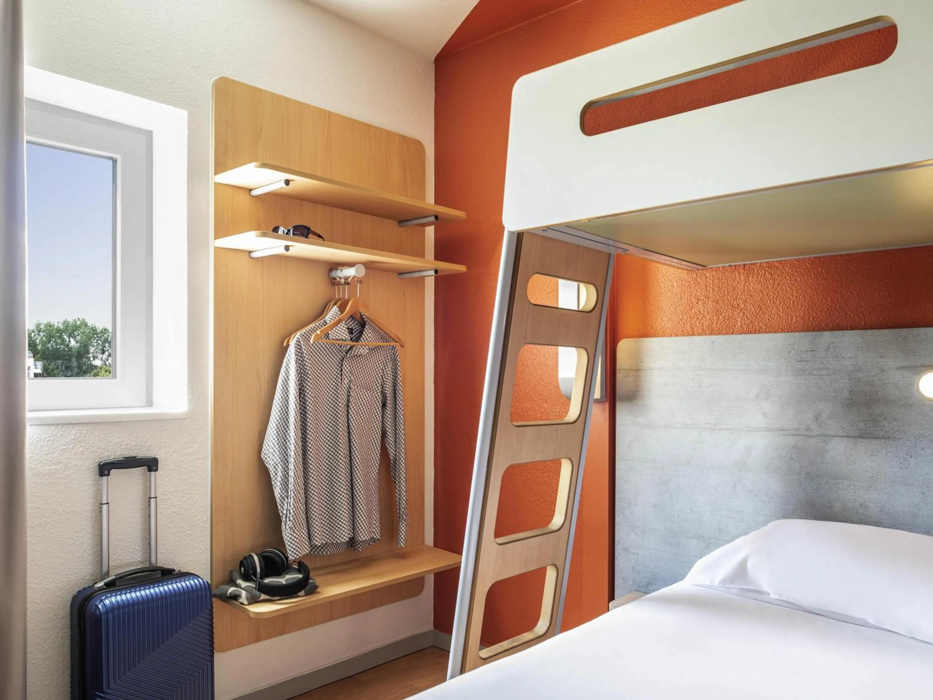 Bedroom, Bed in ibis budget Grigny Centre