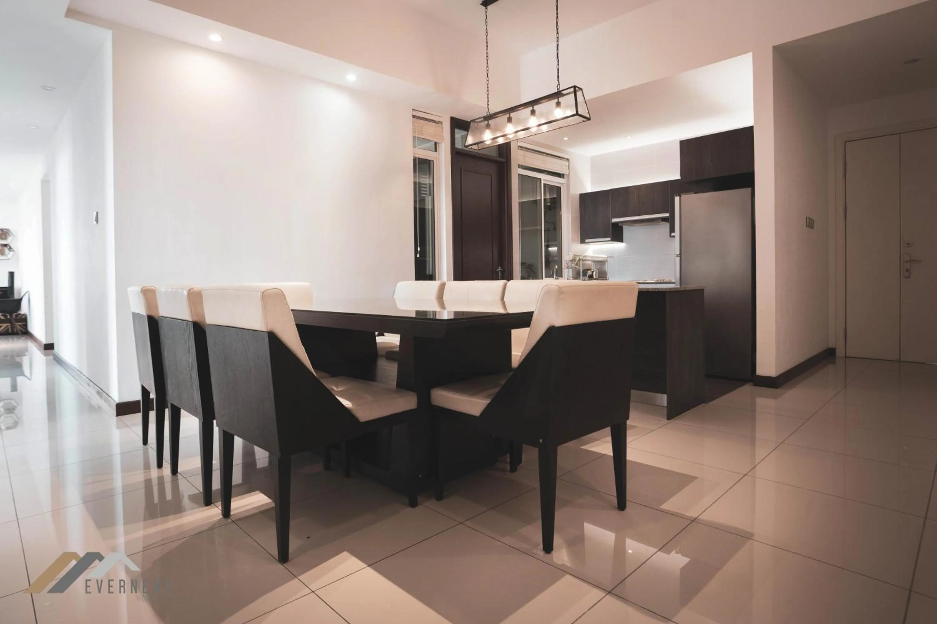 Kitchen or kitchenette in Bay Resort by Evernent