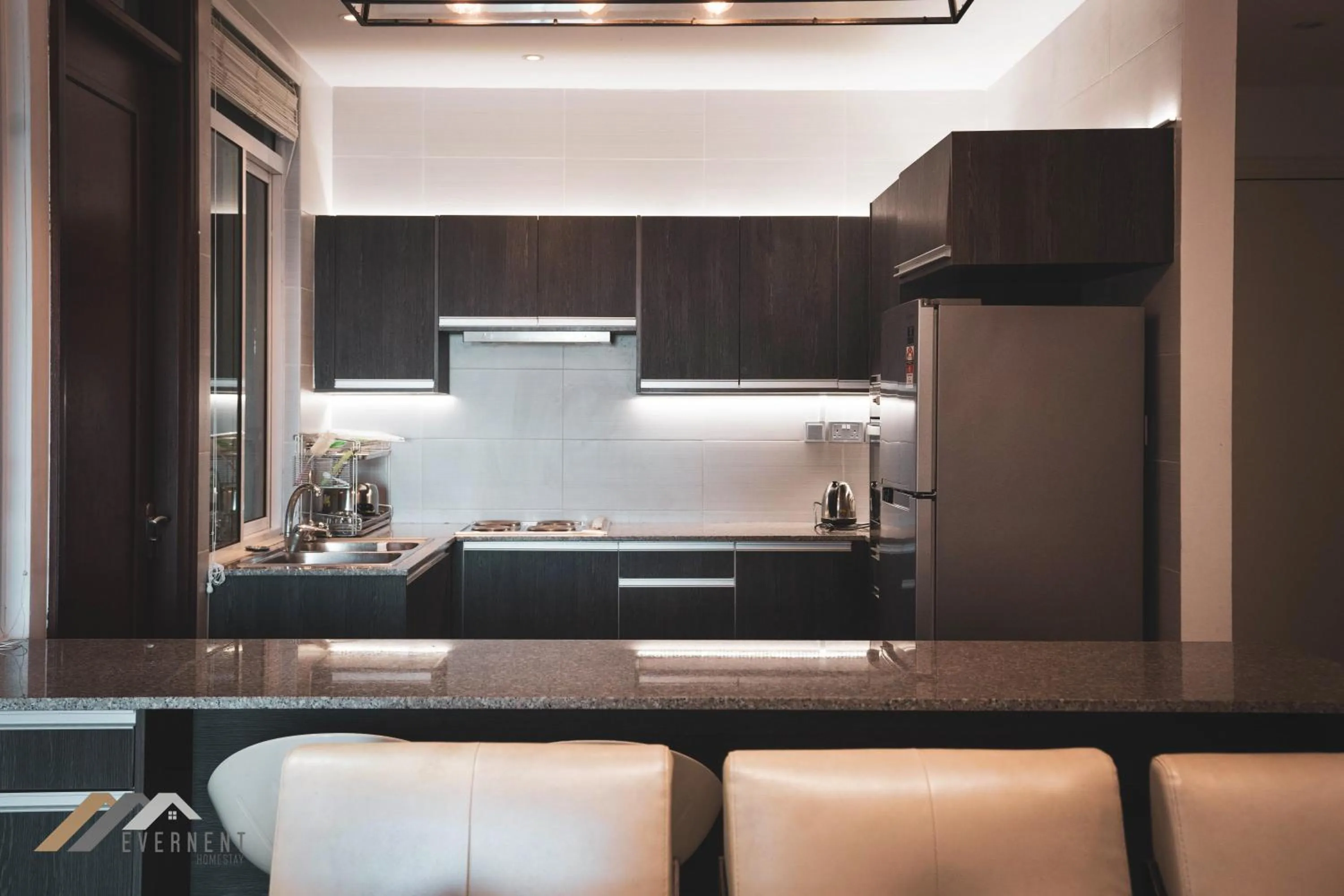 Kitchen or kitchenette in Bay Resort by Evernent