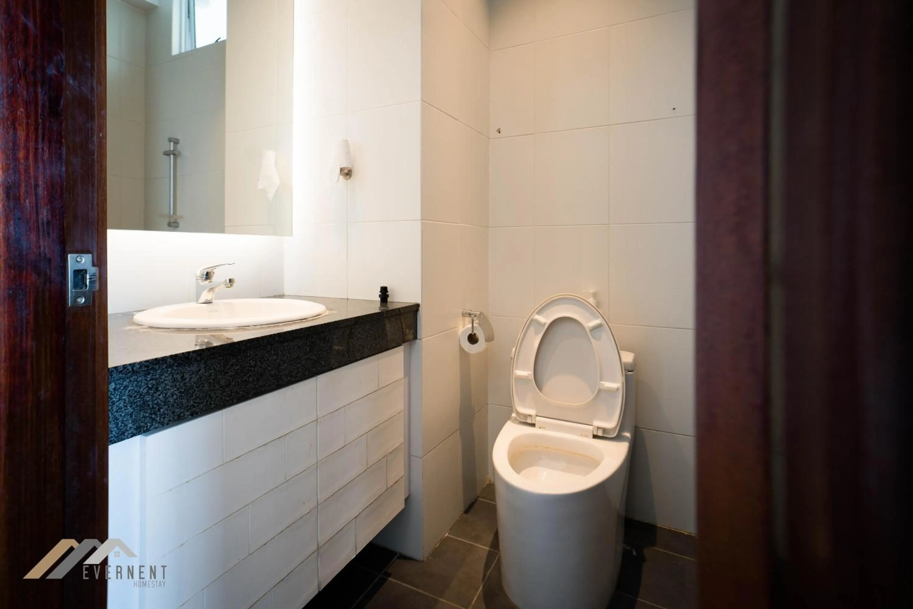 Bathroom in Bay Resort by Evernent