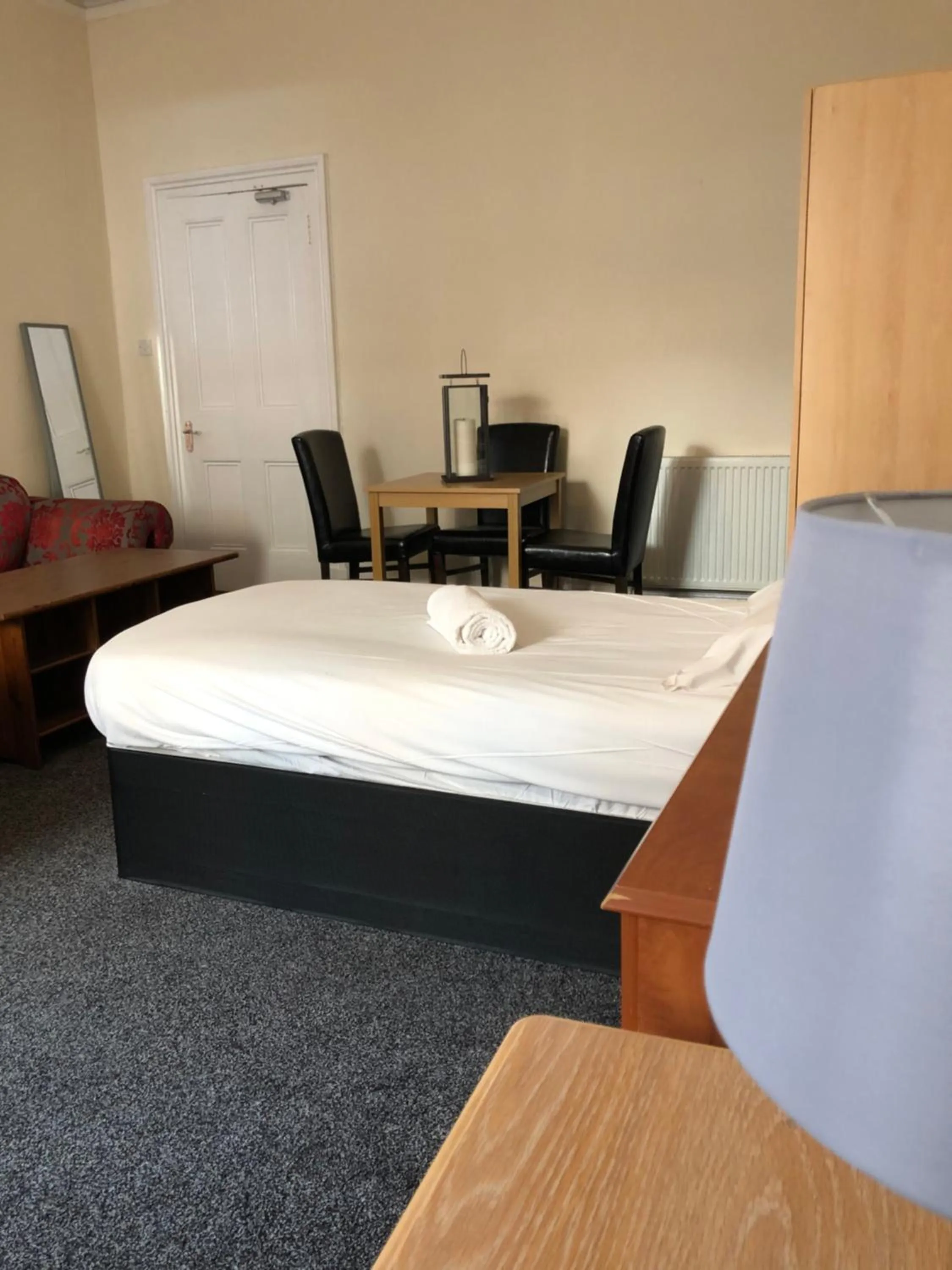 Photo of the whole room in Renfrew rooms at City Centre