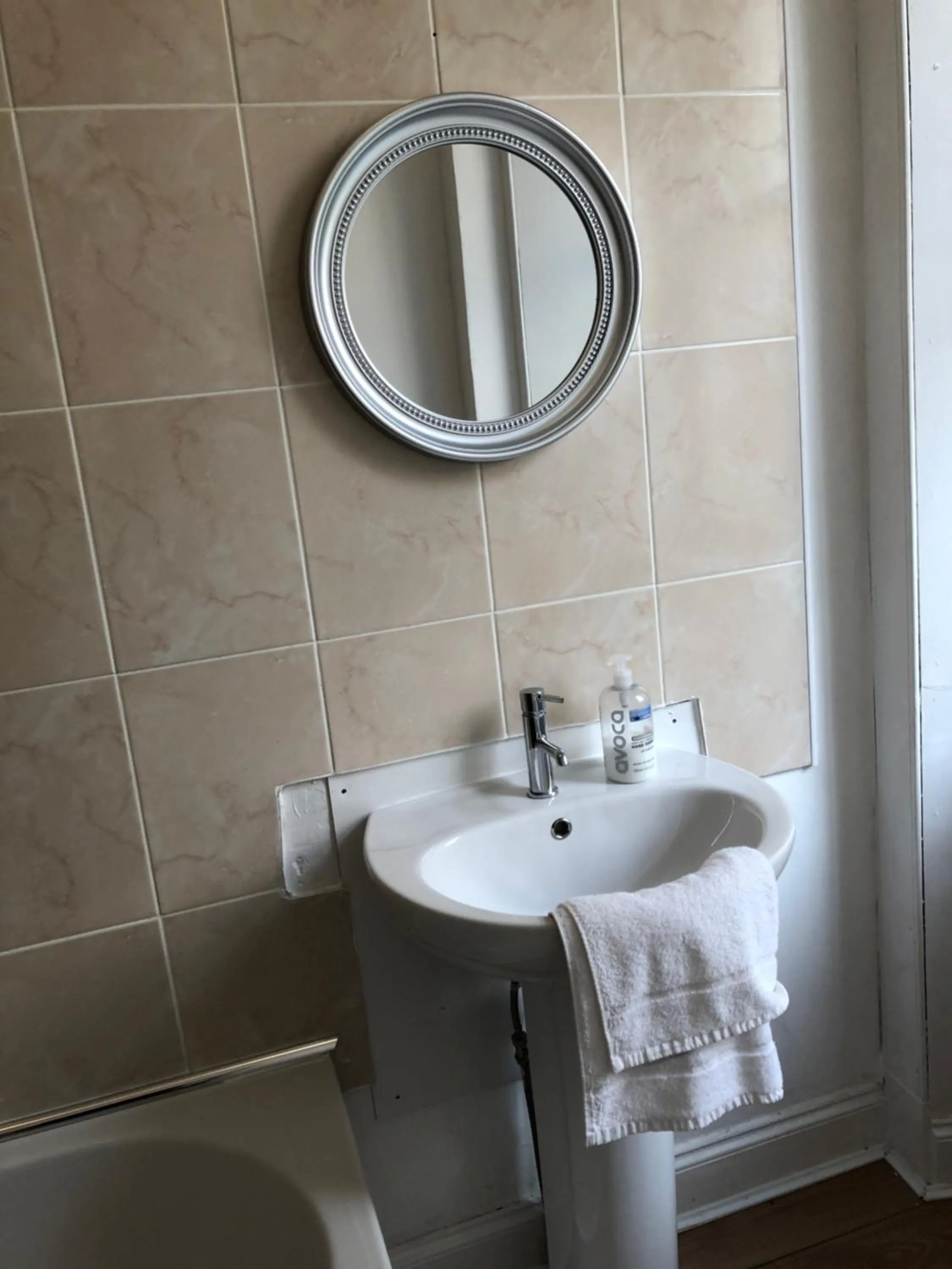 Bathroom in Renfrew rooms at City Centre