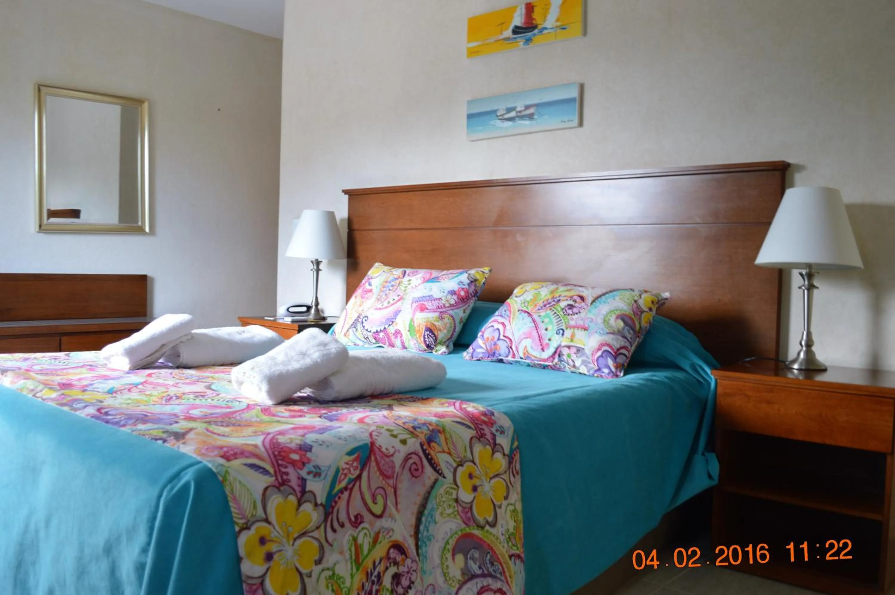 Bed in Hotel Victoria