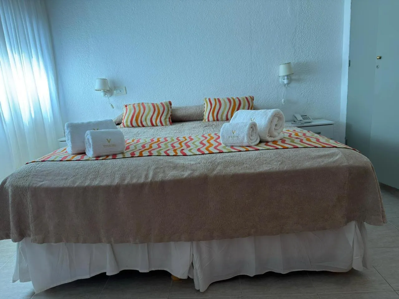 Bed in Hotel Victoria