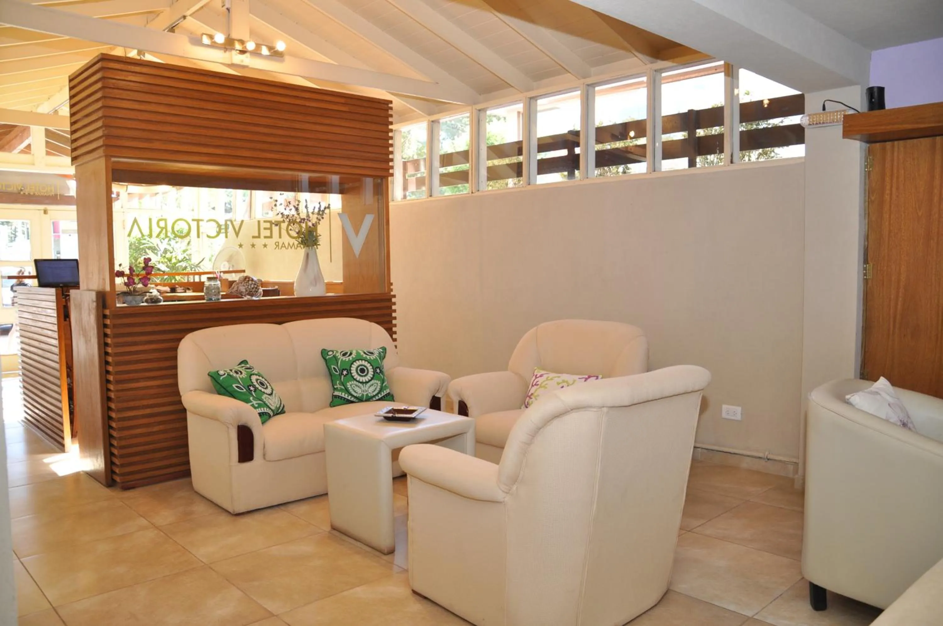 Communal lounge/ TV room in Hotel Victoria