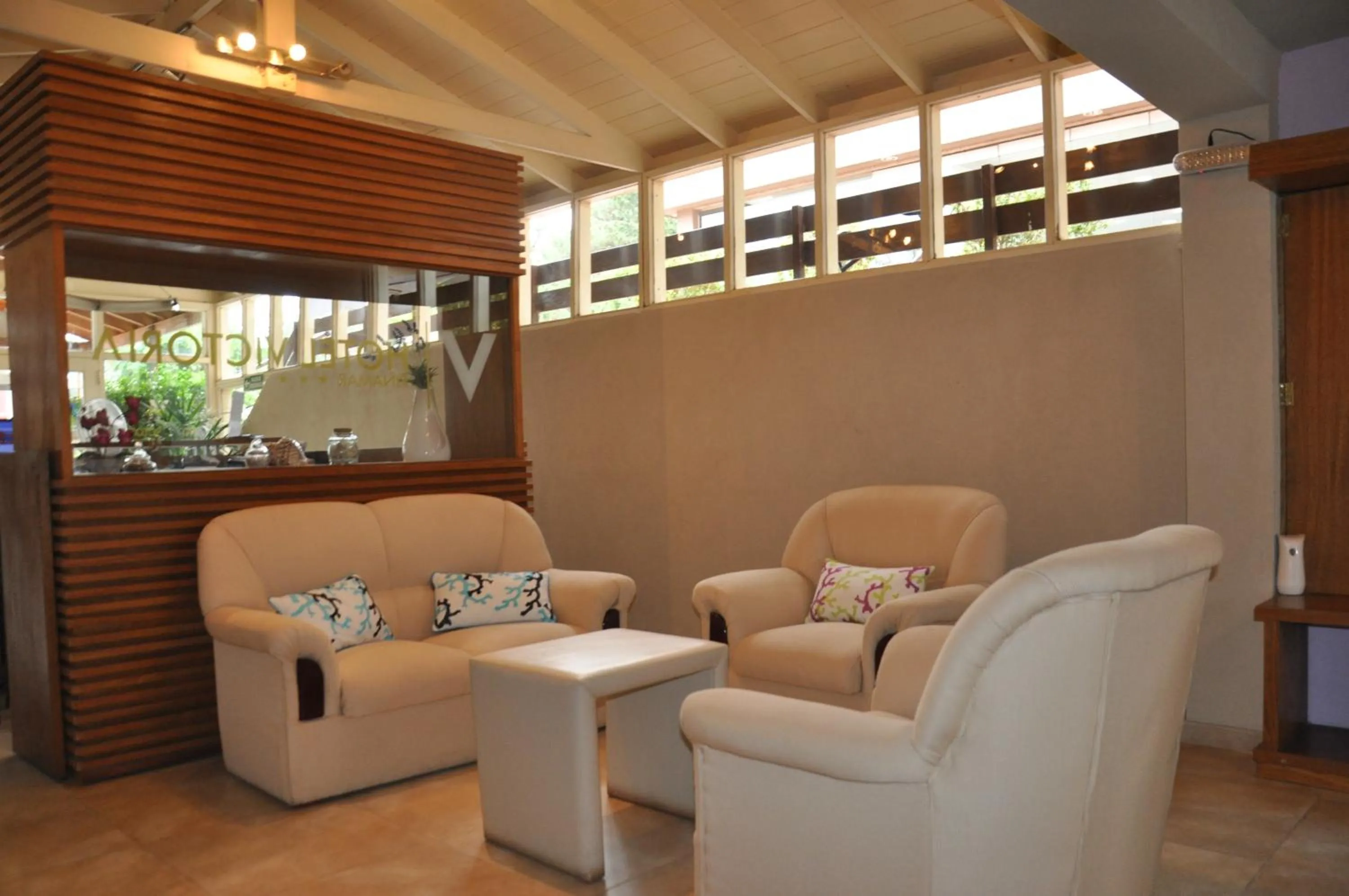 Communal lounge/ TV room in Hotel Victoria