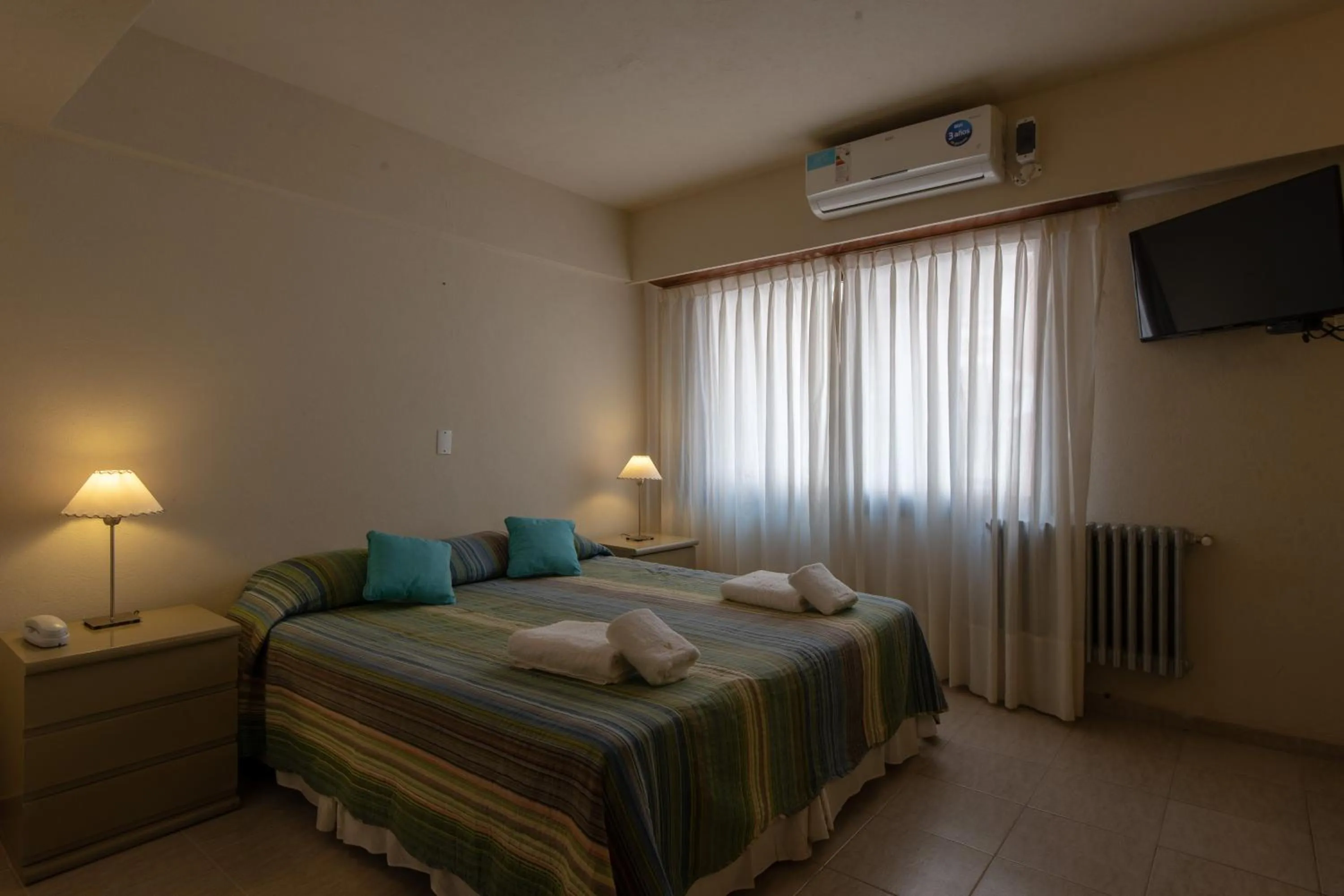 Bed in Hotel Victoria