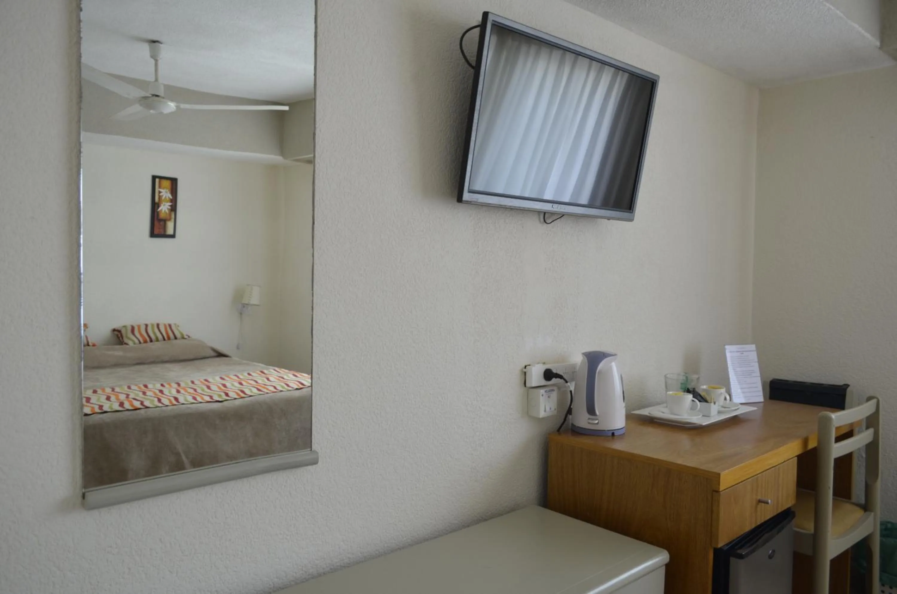 TV and multimedia, Bed in Hotel Victoria