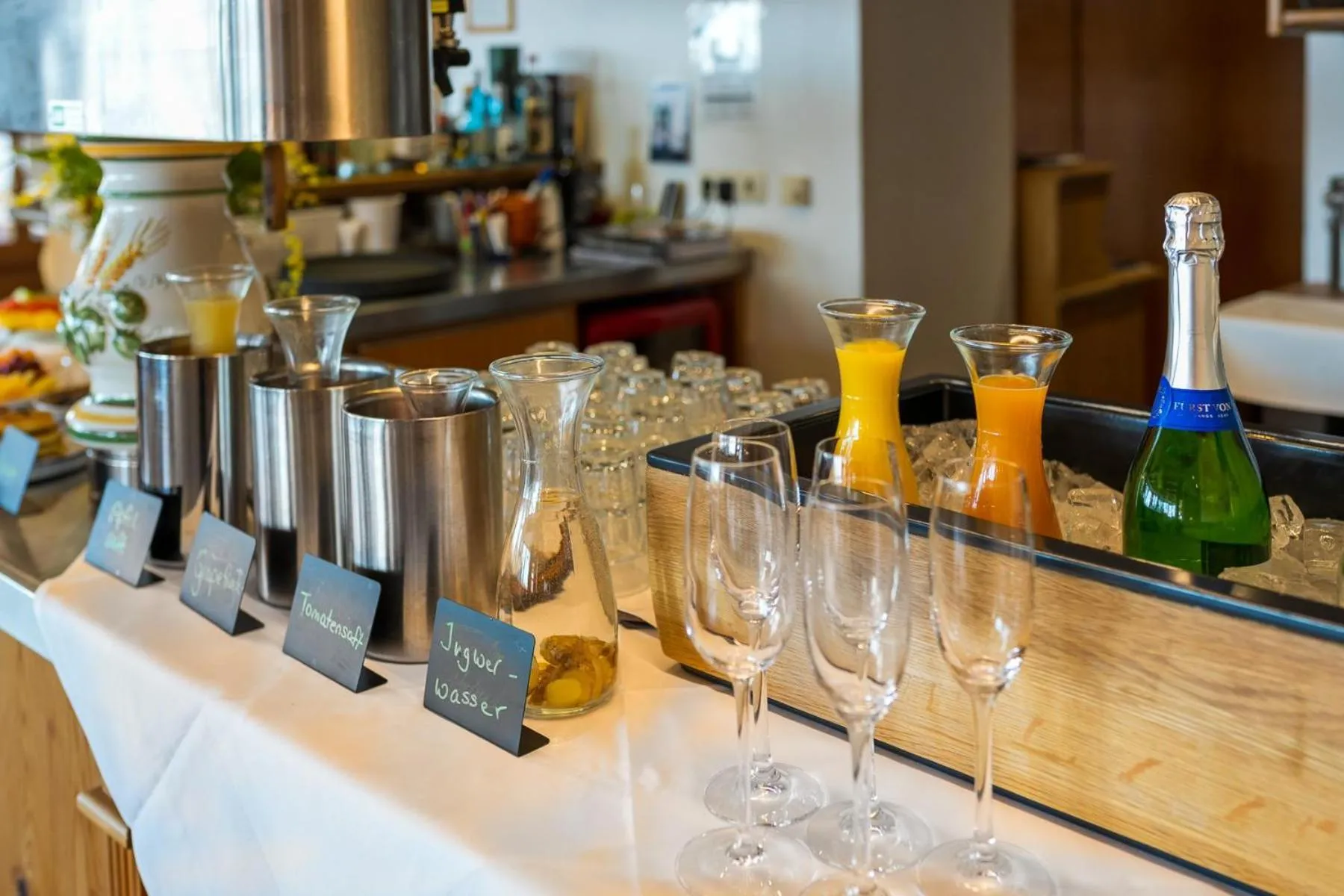 Buffet breakfast in Panoramahotel Grobauer