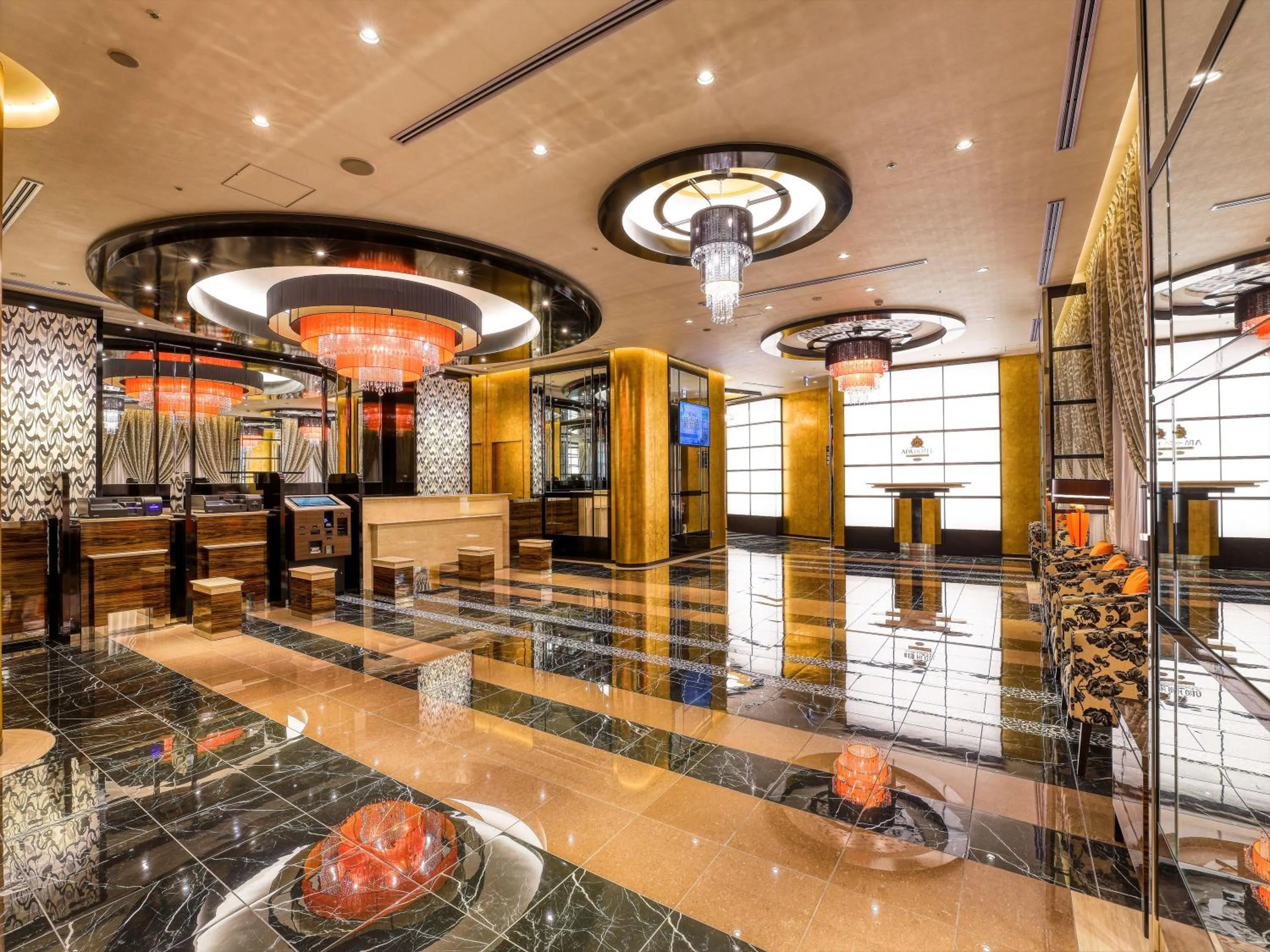 Lobby or reception in APA Hotel Takaoka Ekimae