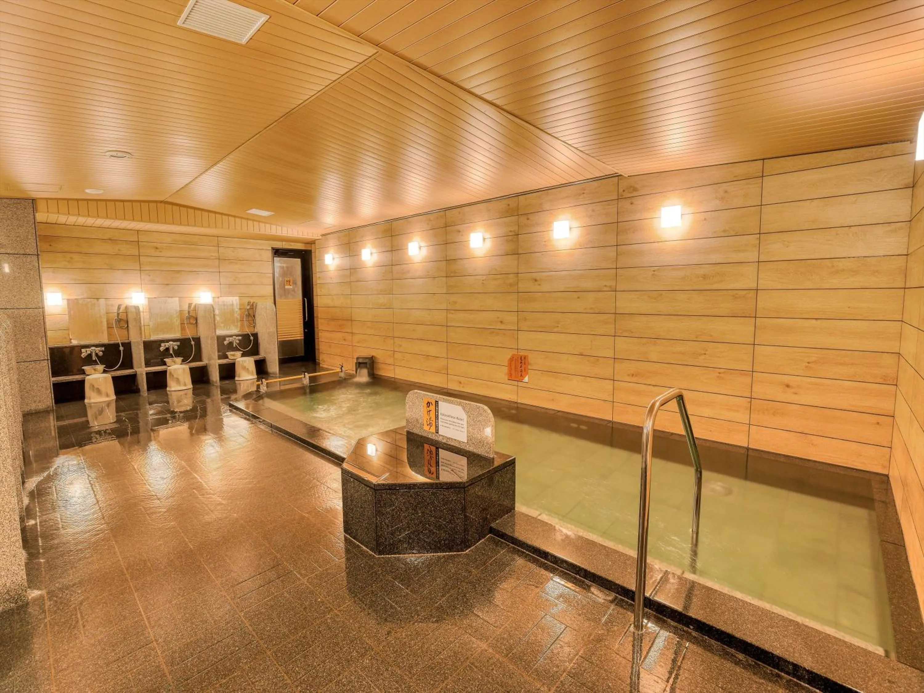 Spa and wellness centre/facilities in APA Hotel Takaoka Ekimae