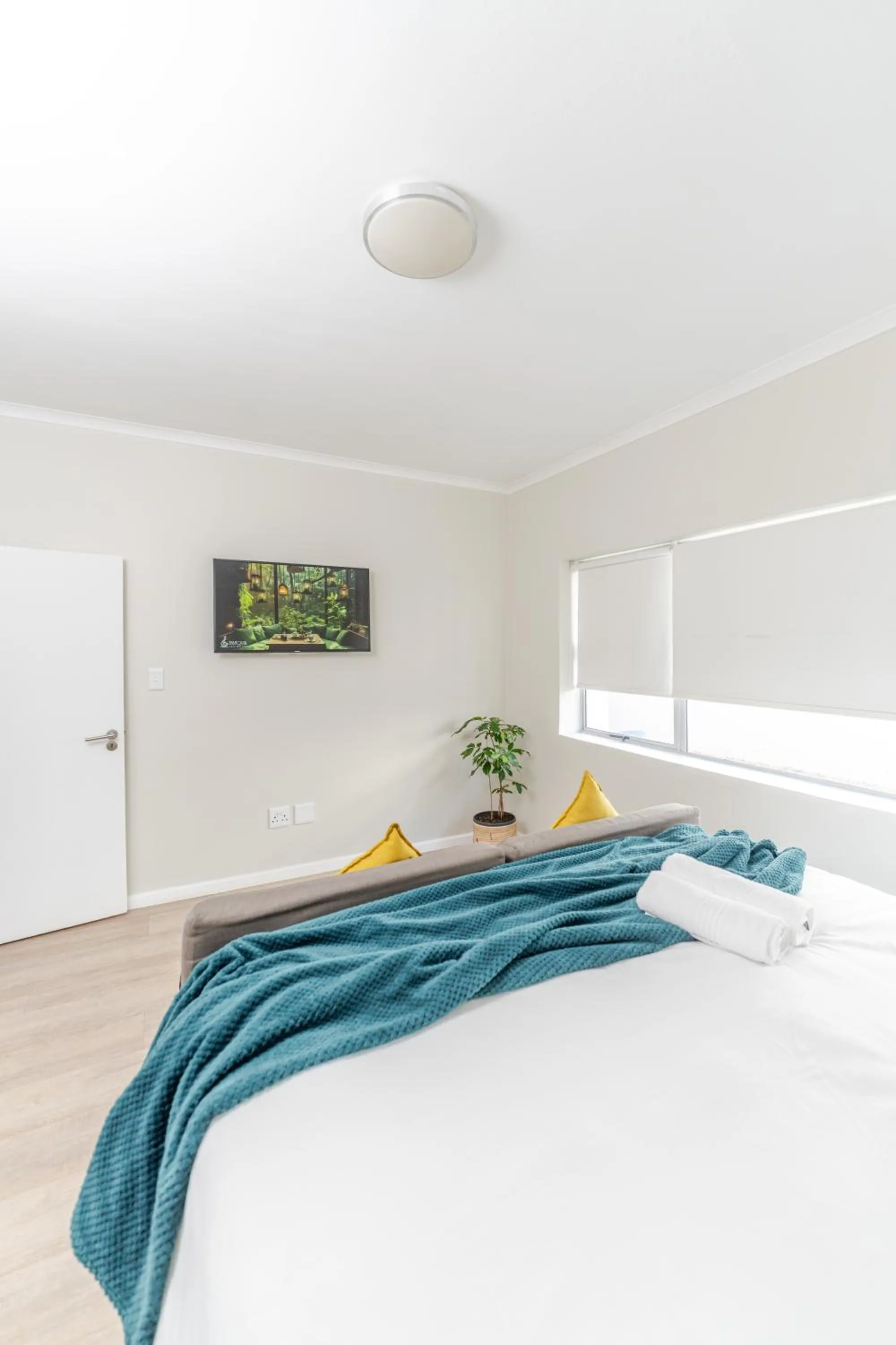 Bedroom, Bed in CURIOCITY Green Point