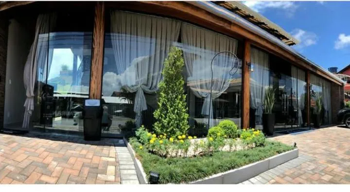 Communal lounge/ TV room in Hotel Lorimar