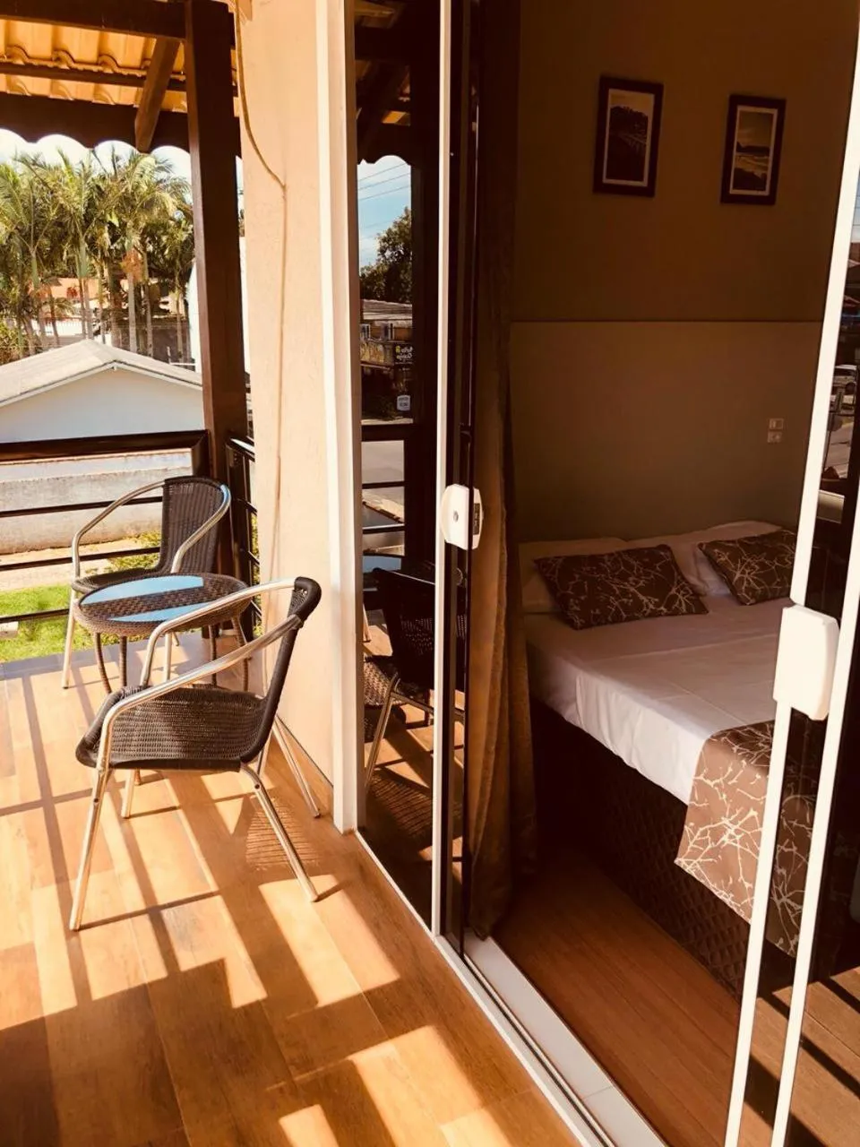Balcony/Terrace, Bed in Hotel Lorimar