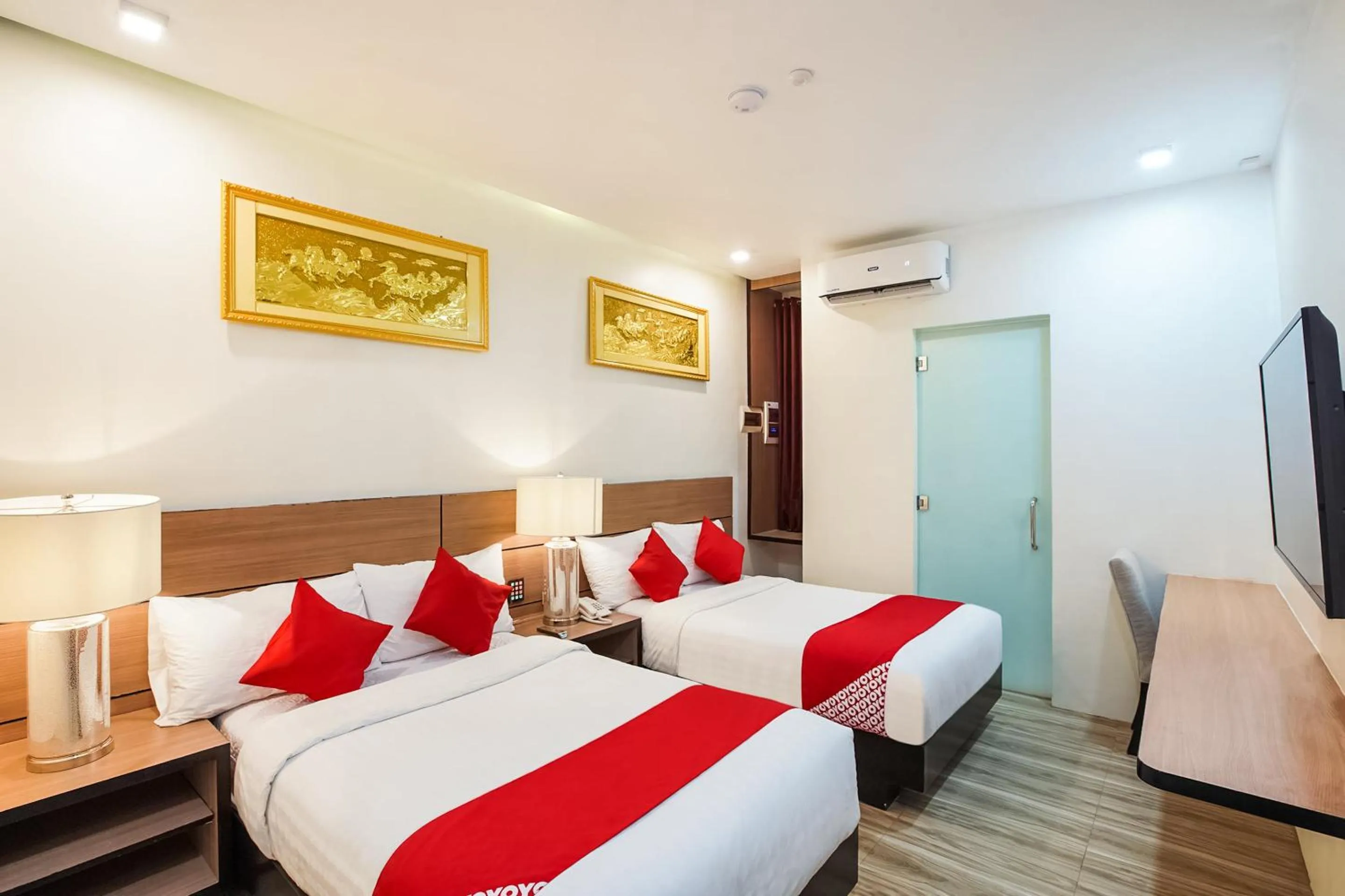 Bedroom, Bed in OYO 489 Casa Mia Hotel Suites