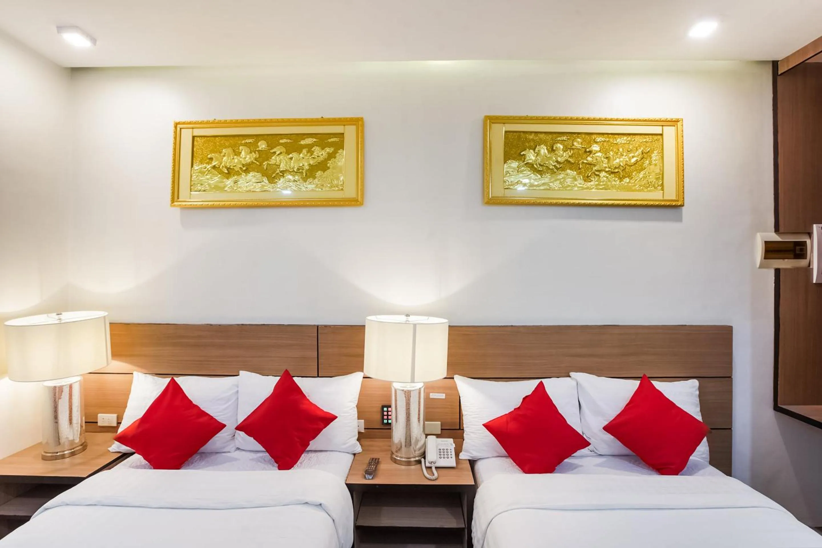 Bedroom, Bed in OYO 489 Casa Mia Hotel Suites