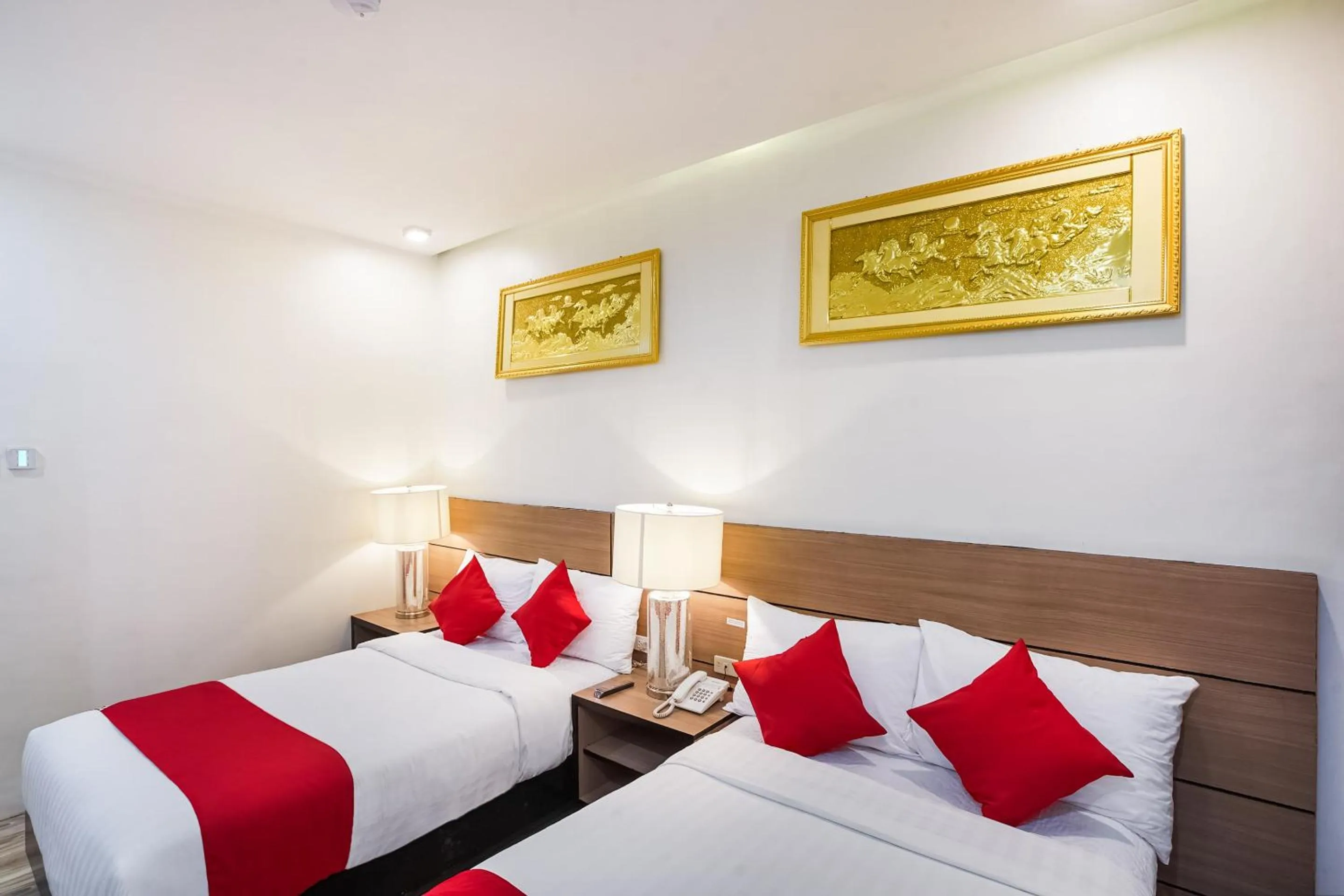 Bedroom, Bed in OYO 489 Casa Mia Hotel Suites