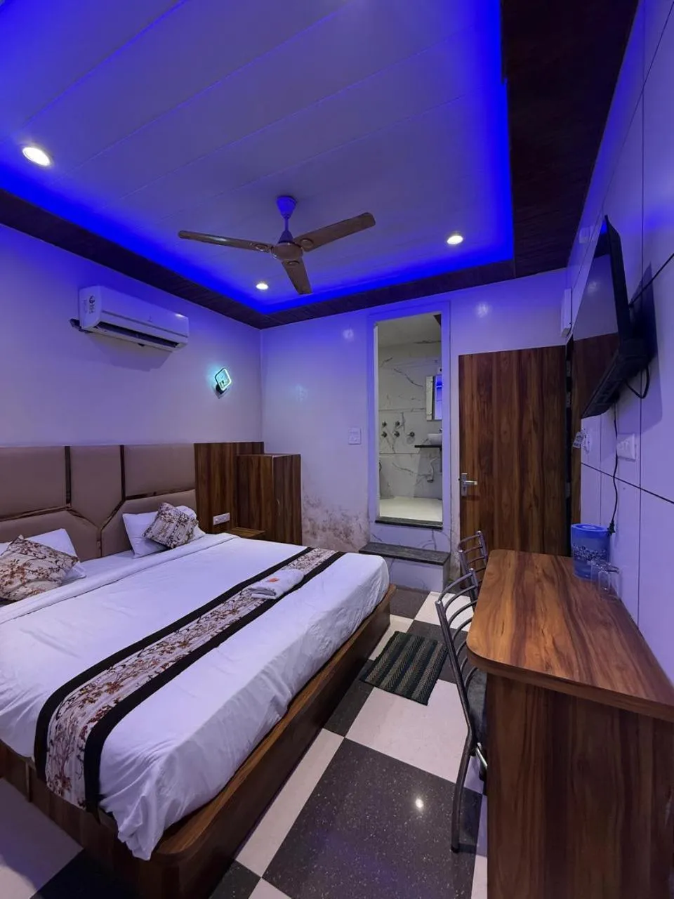 Hotel Kamla Palace