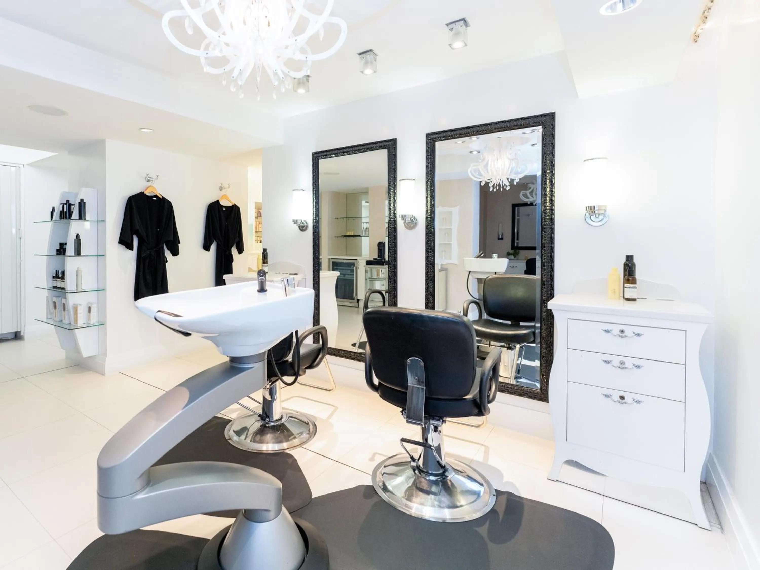 hair dresser in Eau Palm Beach Resort & Spa