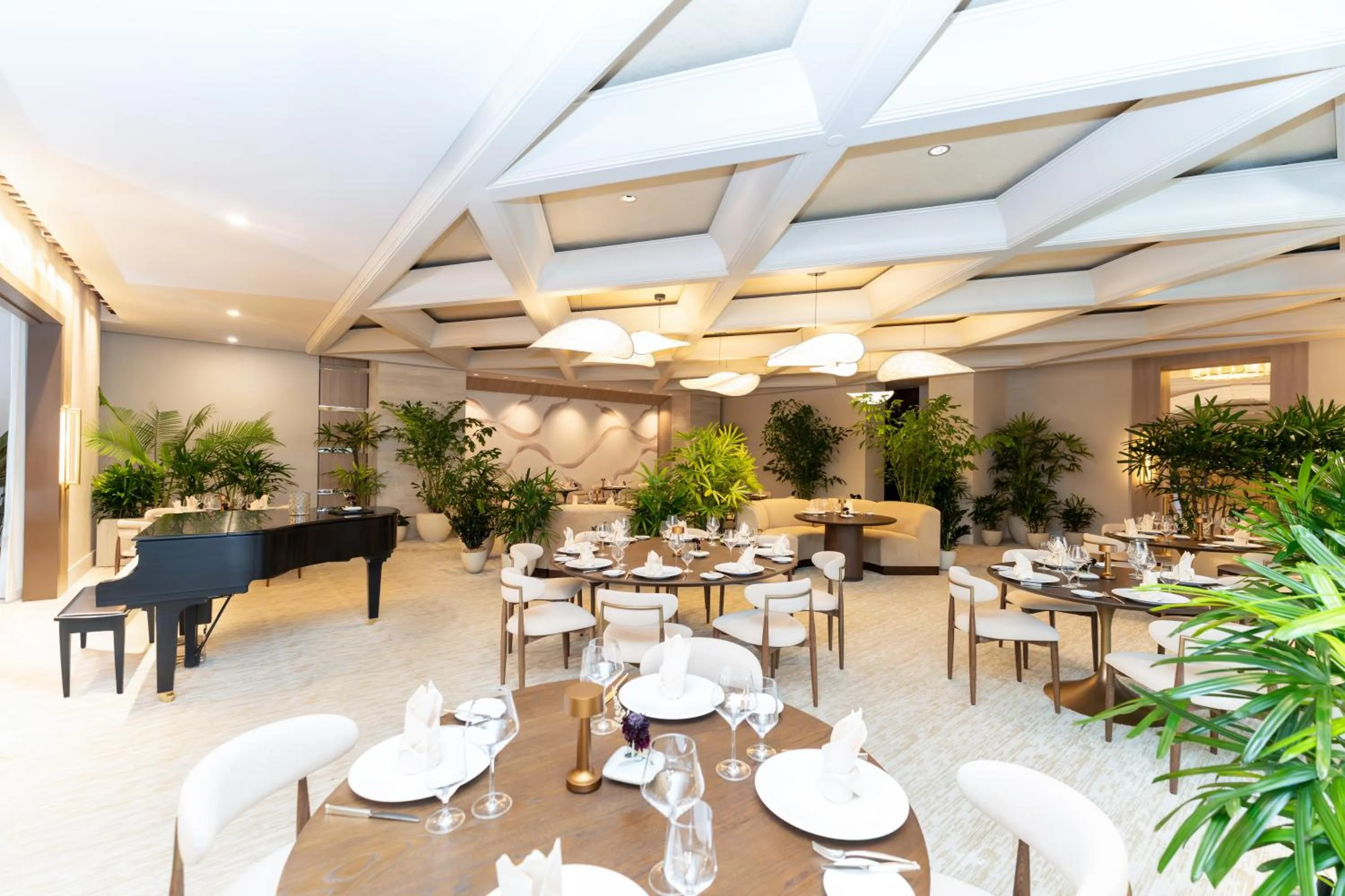 Restaurant/places to eat in Eau Resort & Spa