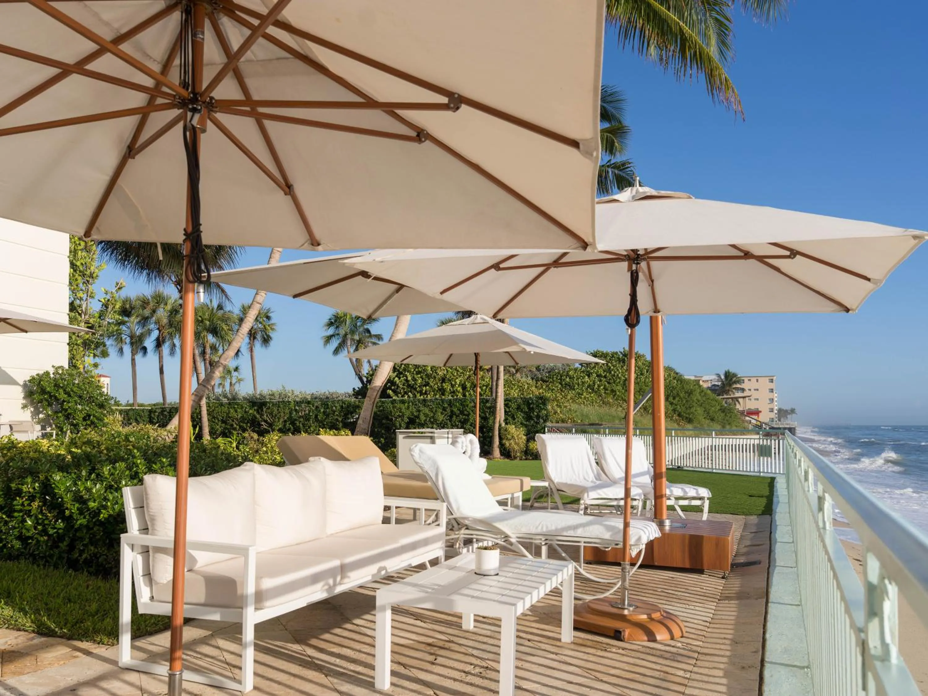 Seating area in Eau Resort & Spa