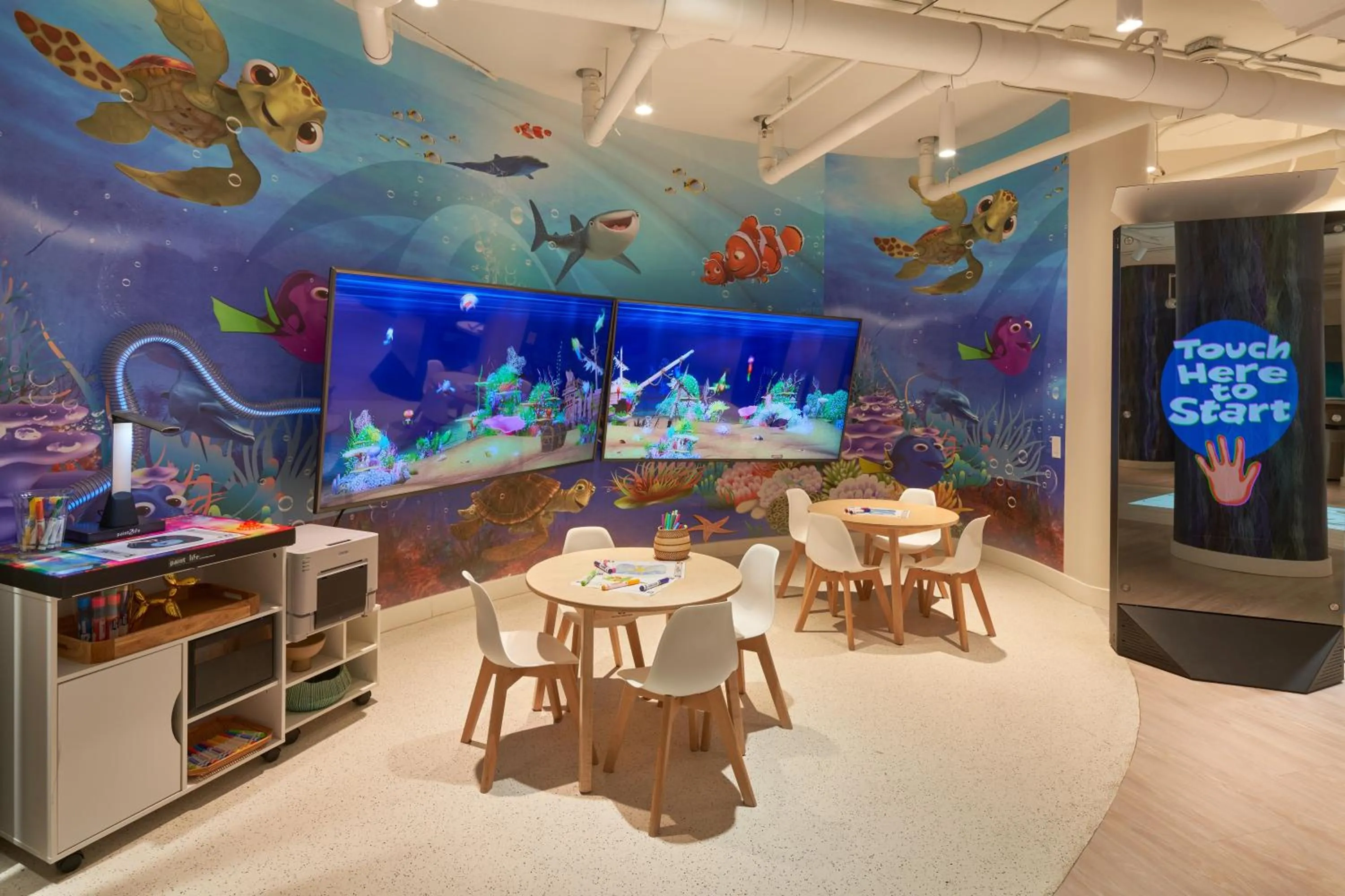 Game Room in Eau Palm Beach Resort & Spa