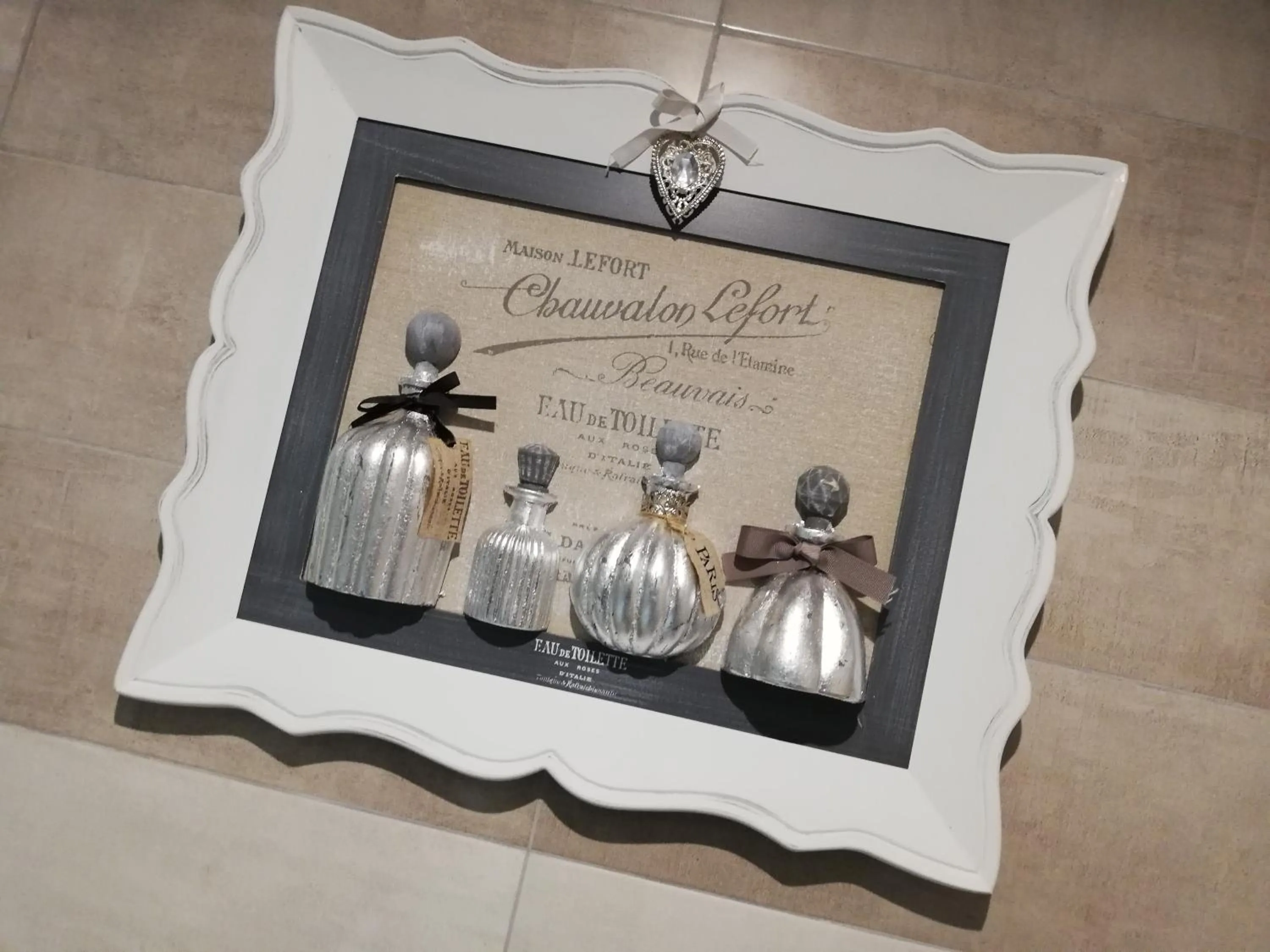 Decorative detail in Le Puits de Garival