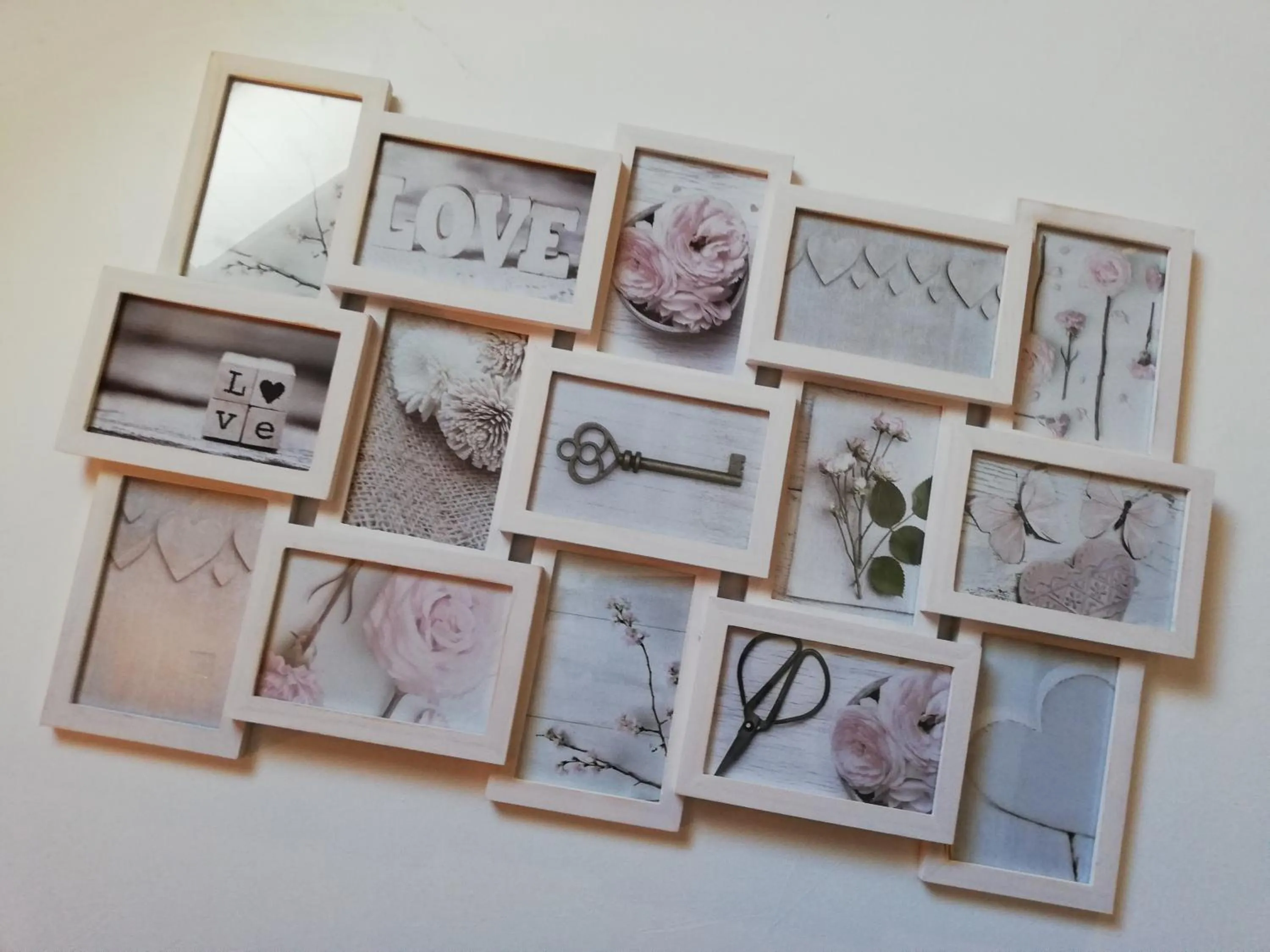 Decorative detail in Le Puits de Garival