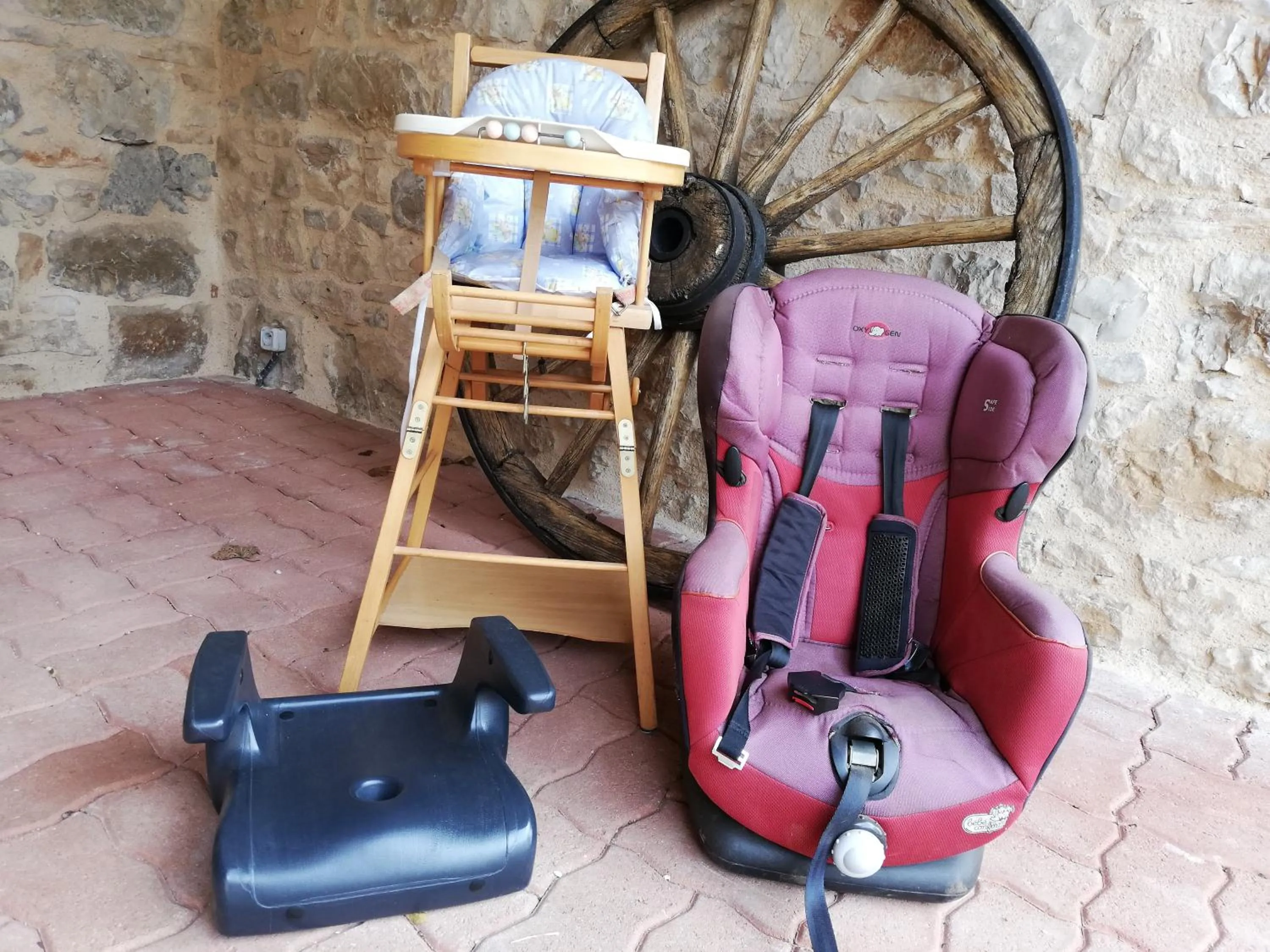 children in Le Puits de Garival