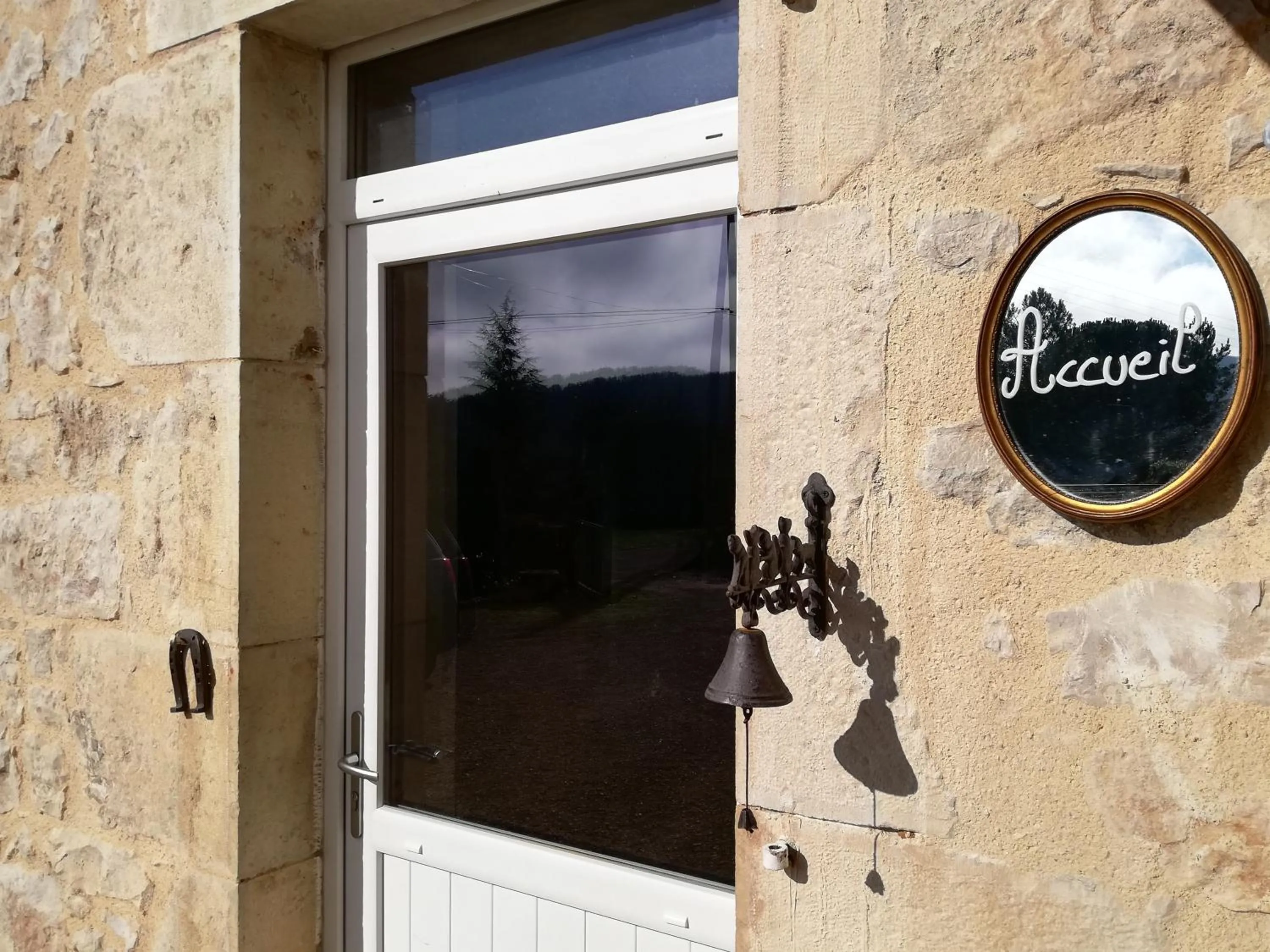 Facade/entrance in Le Puits de Garival