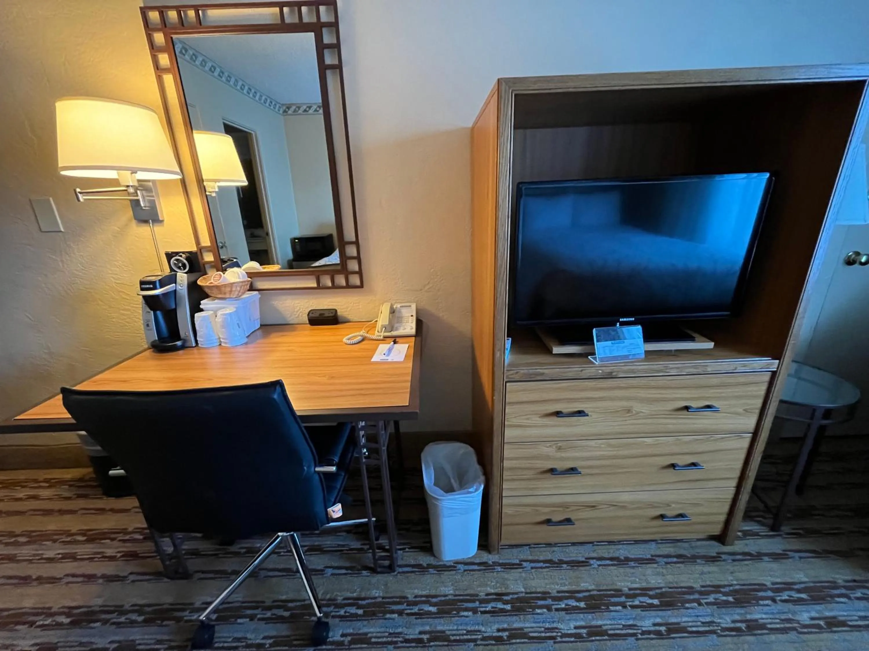 Bedroom in Travelodge by Wyndham Seattle By The Space Needle