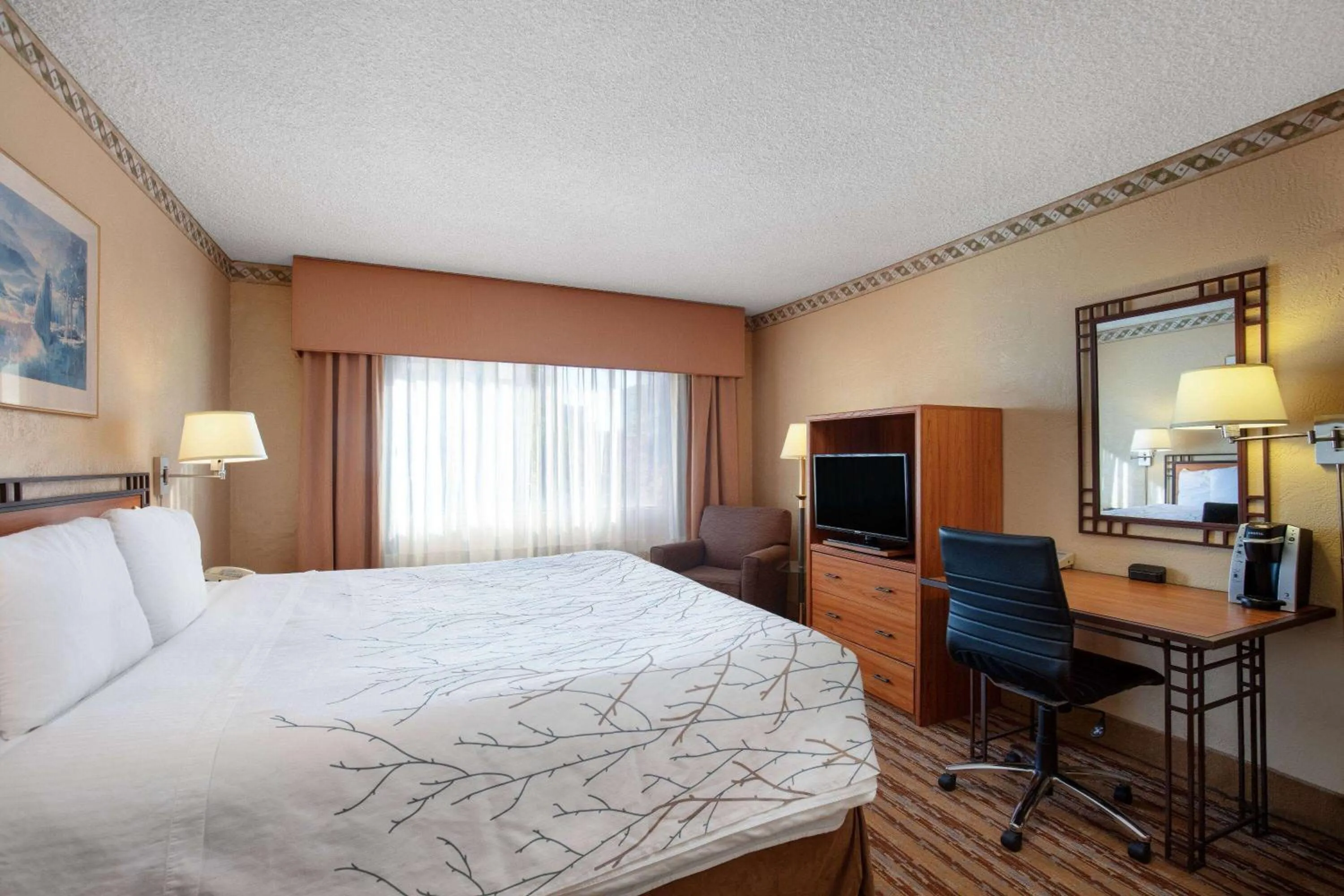 Bed in Travelodge by Wyndham Seattle By The Space Needle