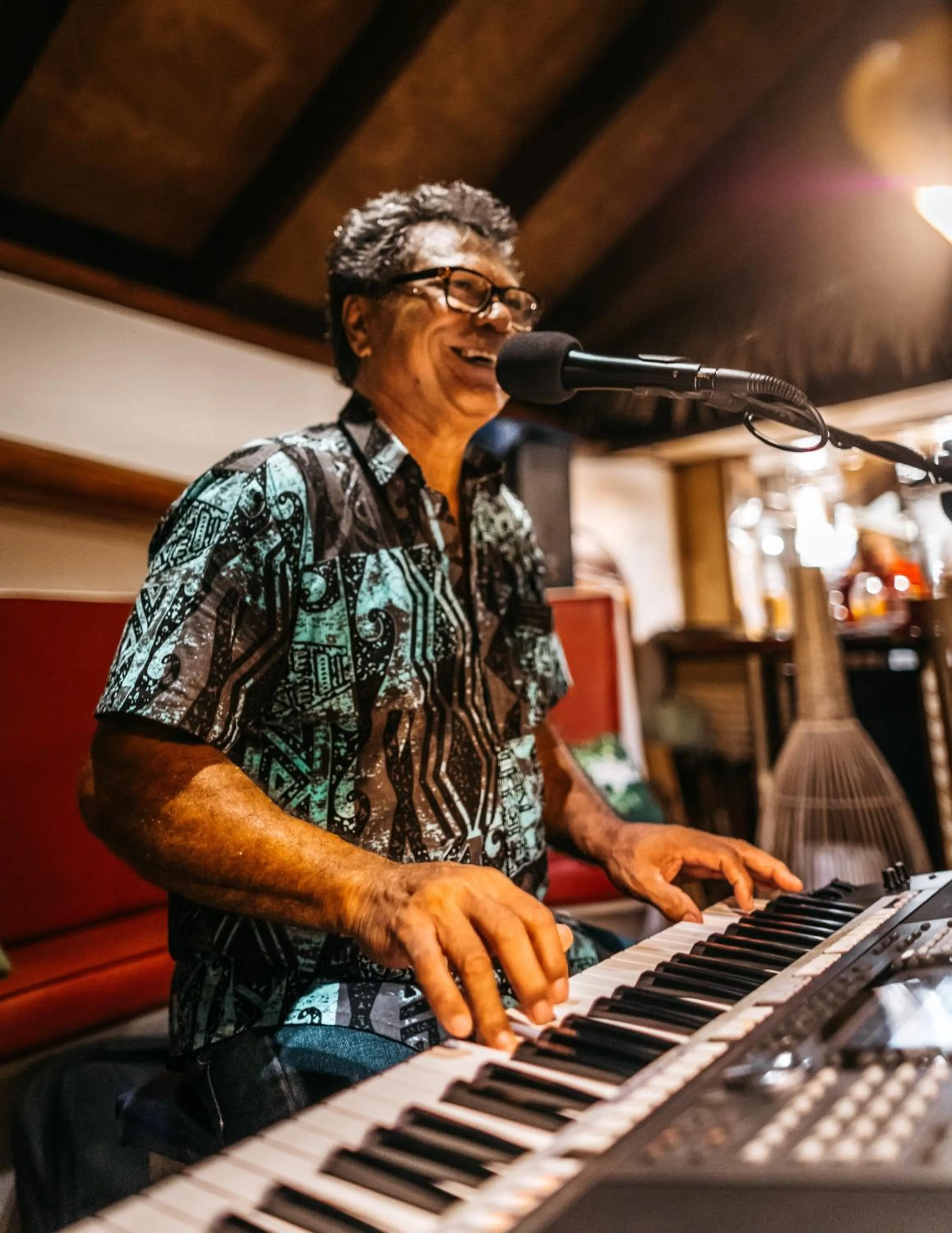 Evening entertainment in Tamanu Beach