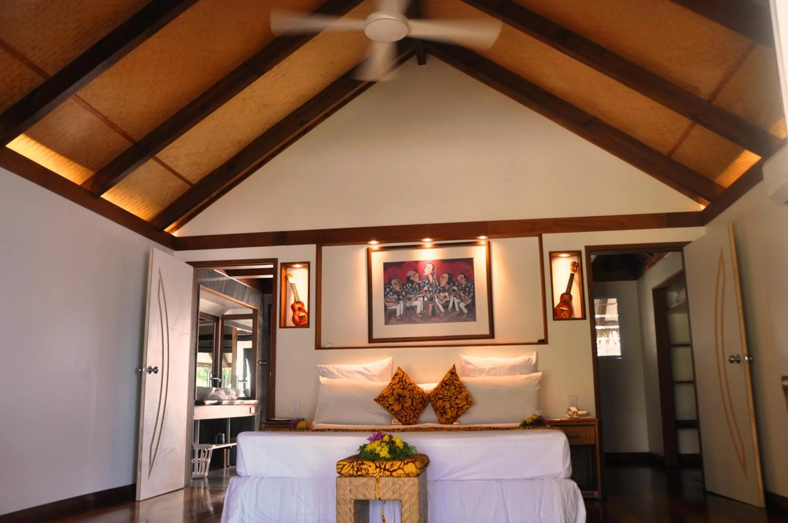 Photo of the whole room in Tamanu Beach