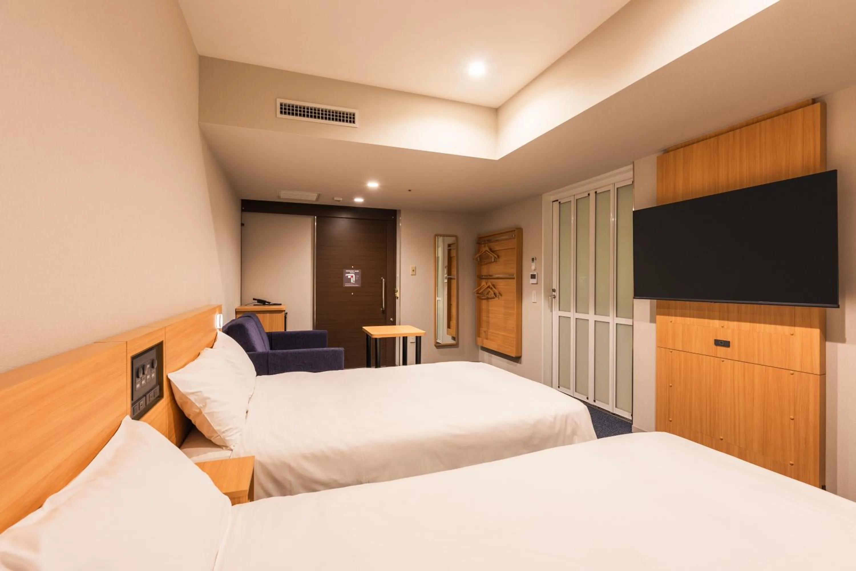 Photo of the whole room, Bed in Sotetsu Fresa Inn Yokohama Totsuka - Renovated in March 31st 2025