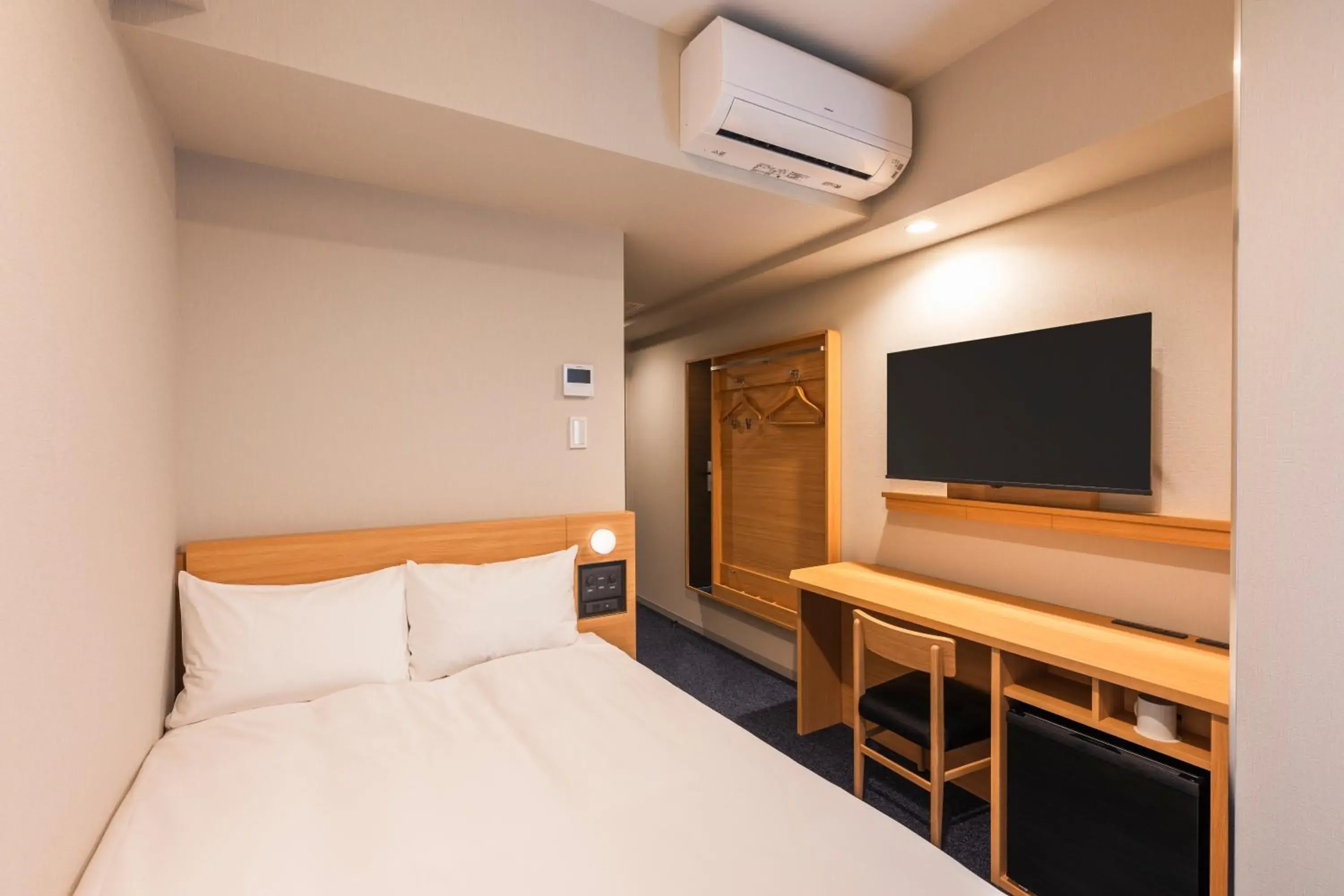 Standard Single Room - single occupancy - Non-Smoking in Sotetsu Fresa Inn Yokohama Totsuka - Renovated in March 31st 2025 Standard Single Room - single occupancy - Non-Smoking in Sotetsu Fresa Inn Yokohama Totsuka - Renovated in March 31st 2025