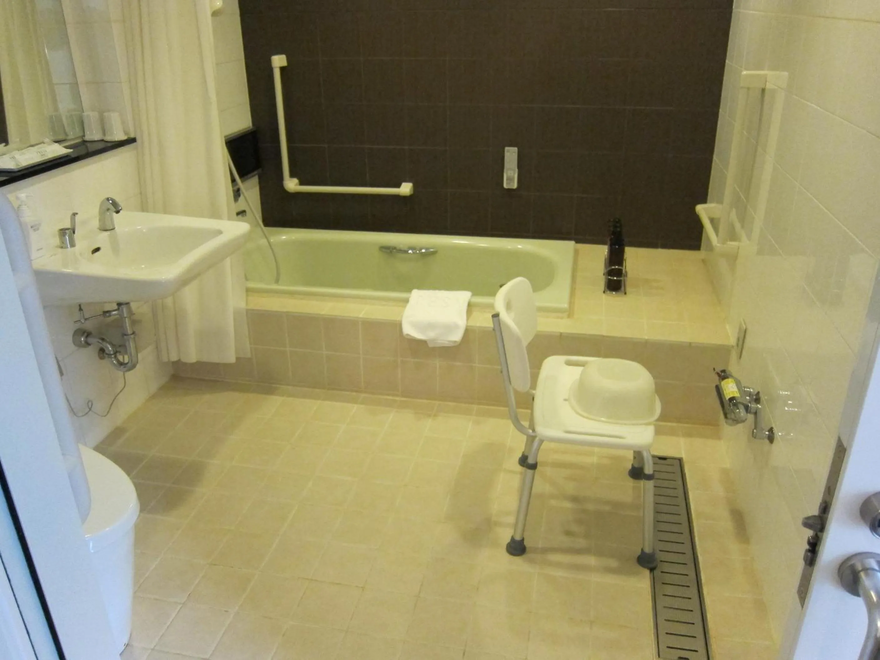 Shower in Sotetsu Fresa Inn Yokohama Totsuka - Renovated in March 31st 2025