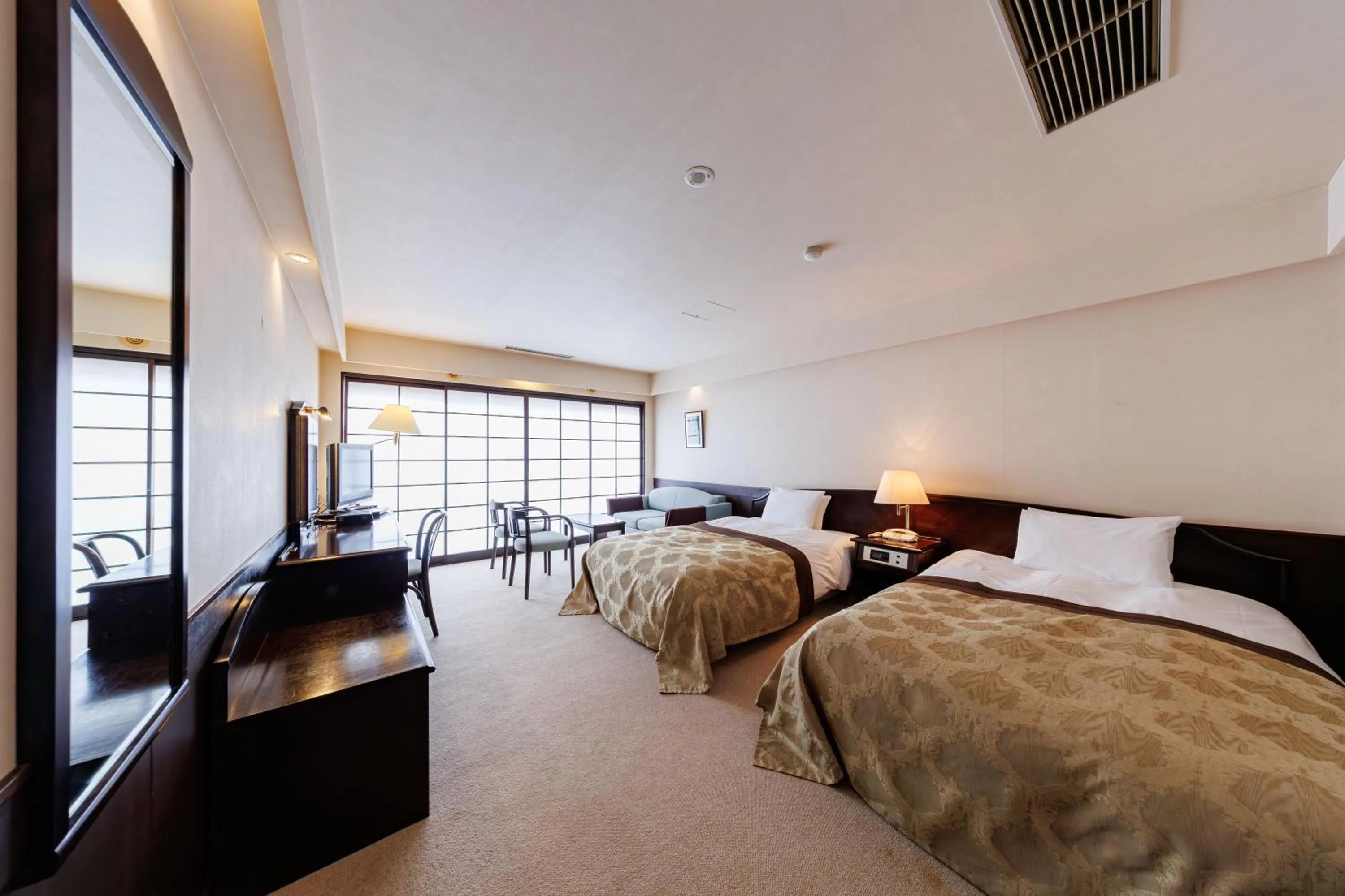 Photo of the whole room, Bed in Yorozuya