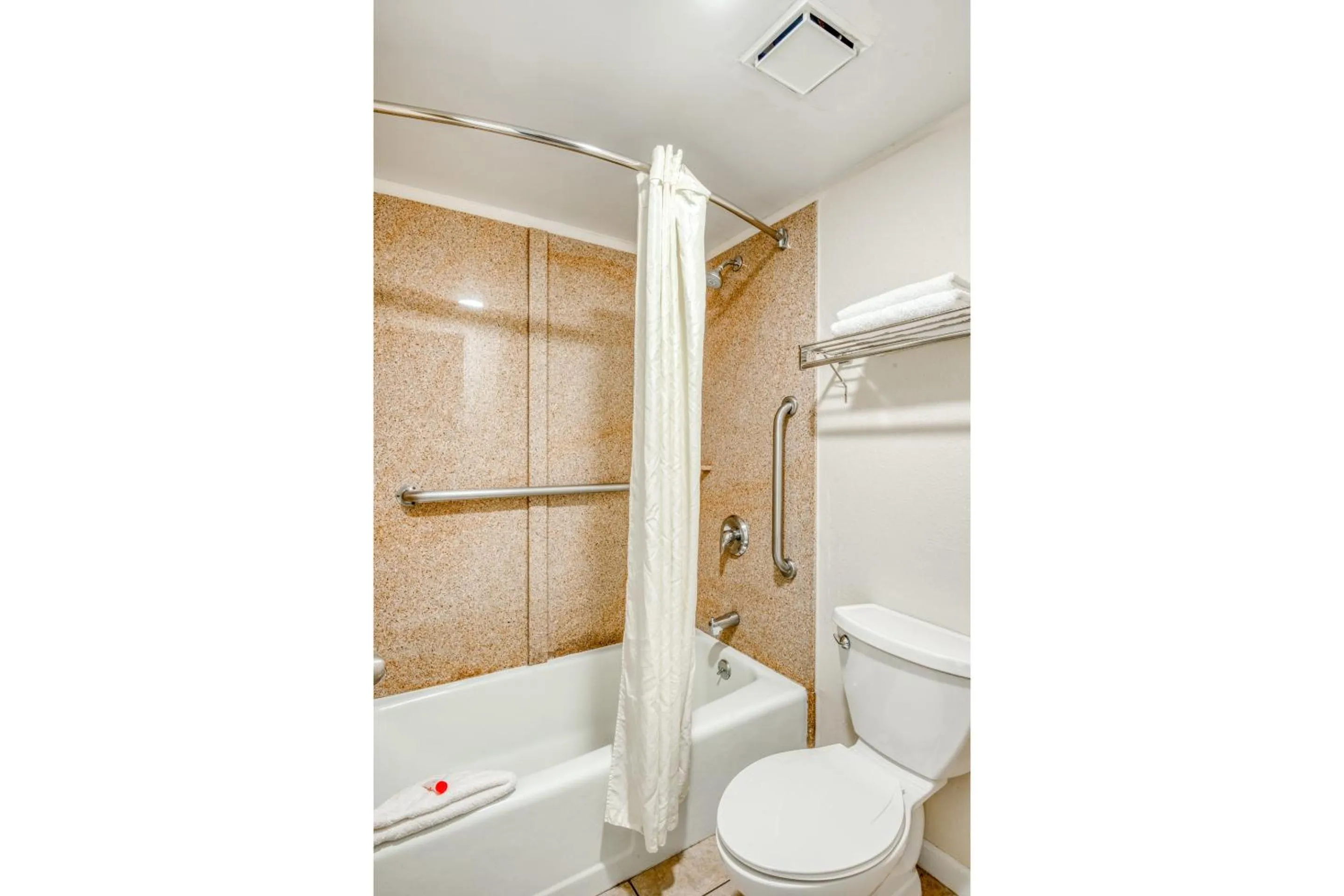 Shower in Hotel Belair Orlando Near Florida Mall