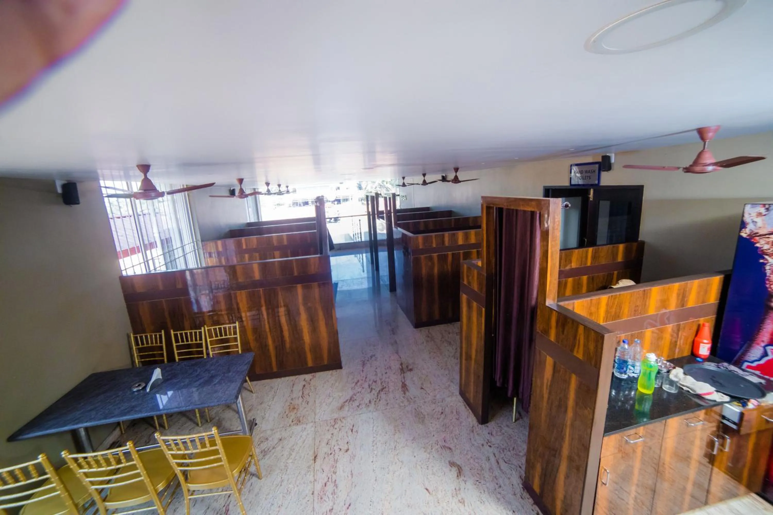 Restaurant/places to eat in Fortune Plaza Hotel