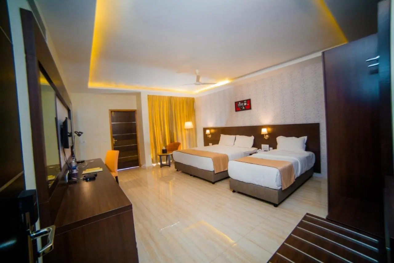 Bed in Fortune Plaza Hotel