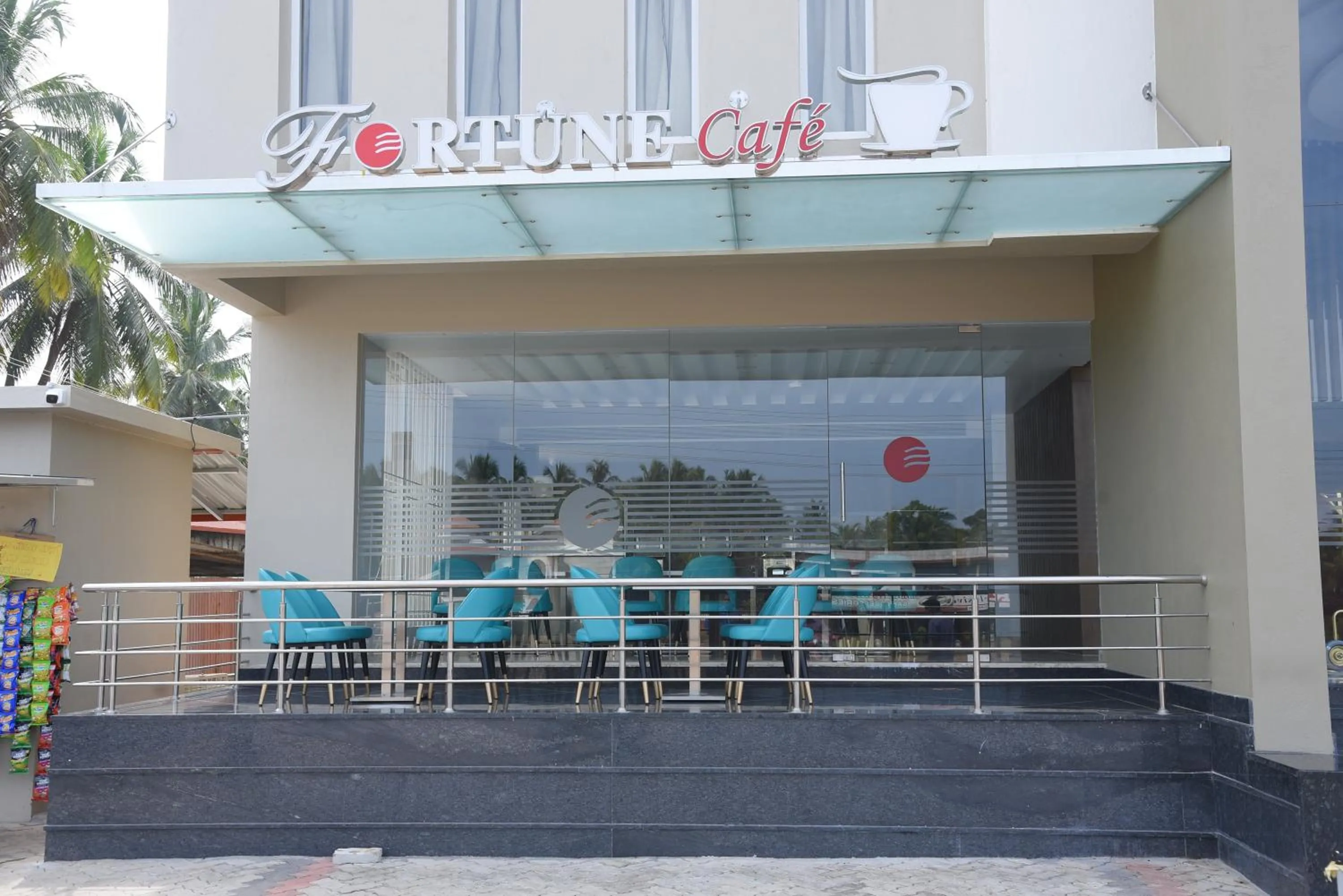 Facade/entrance in Fortune Plaza Hotel