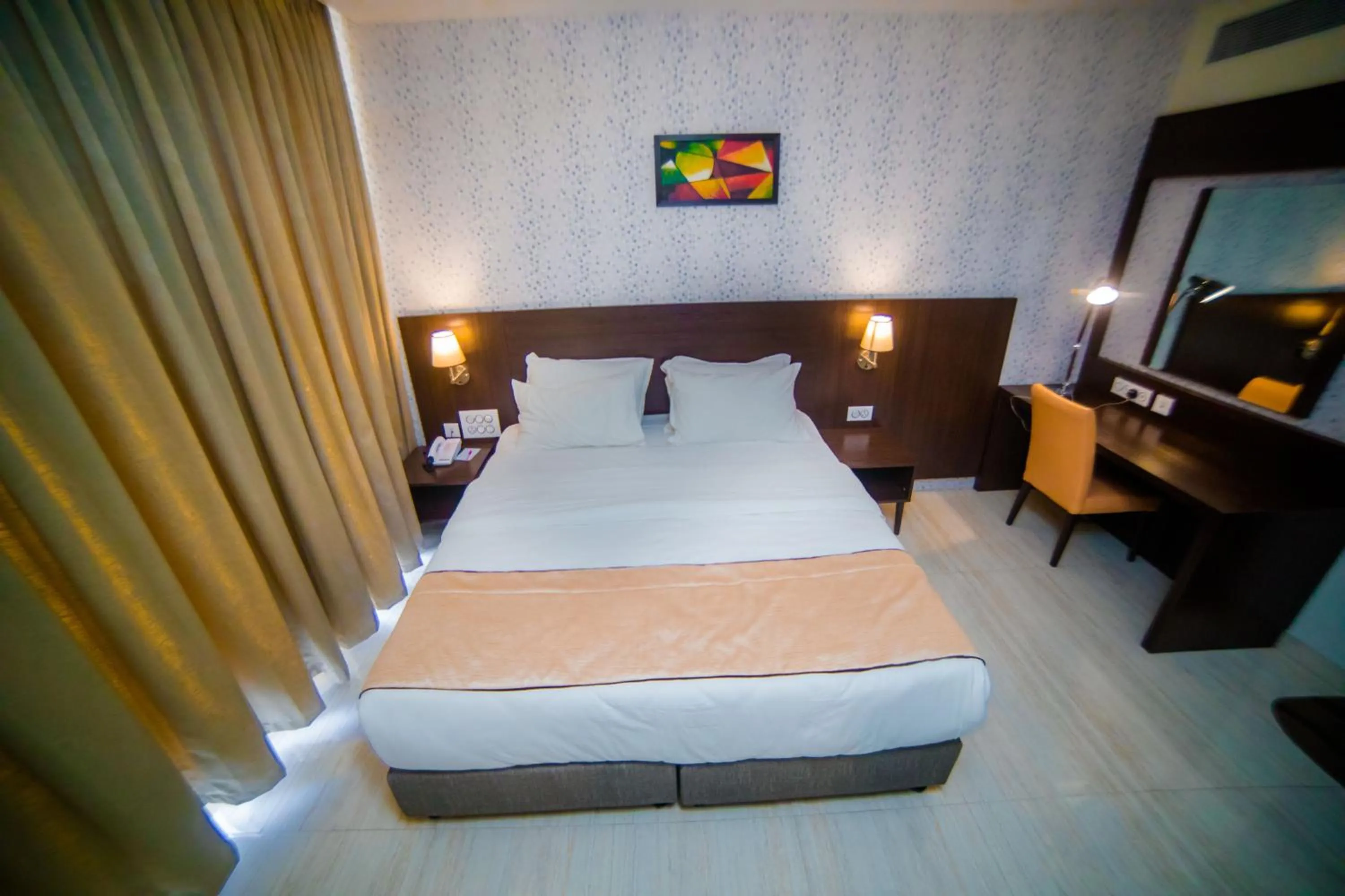 Bedroom, Bed in Fortune Plaza Hotel