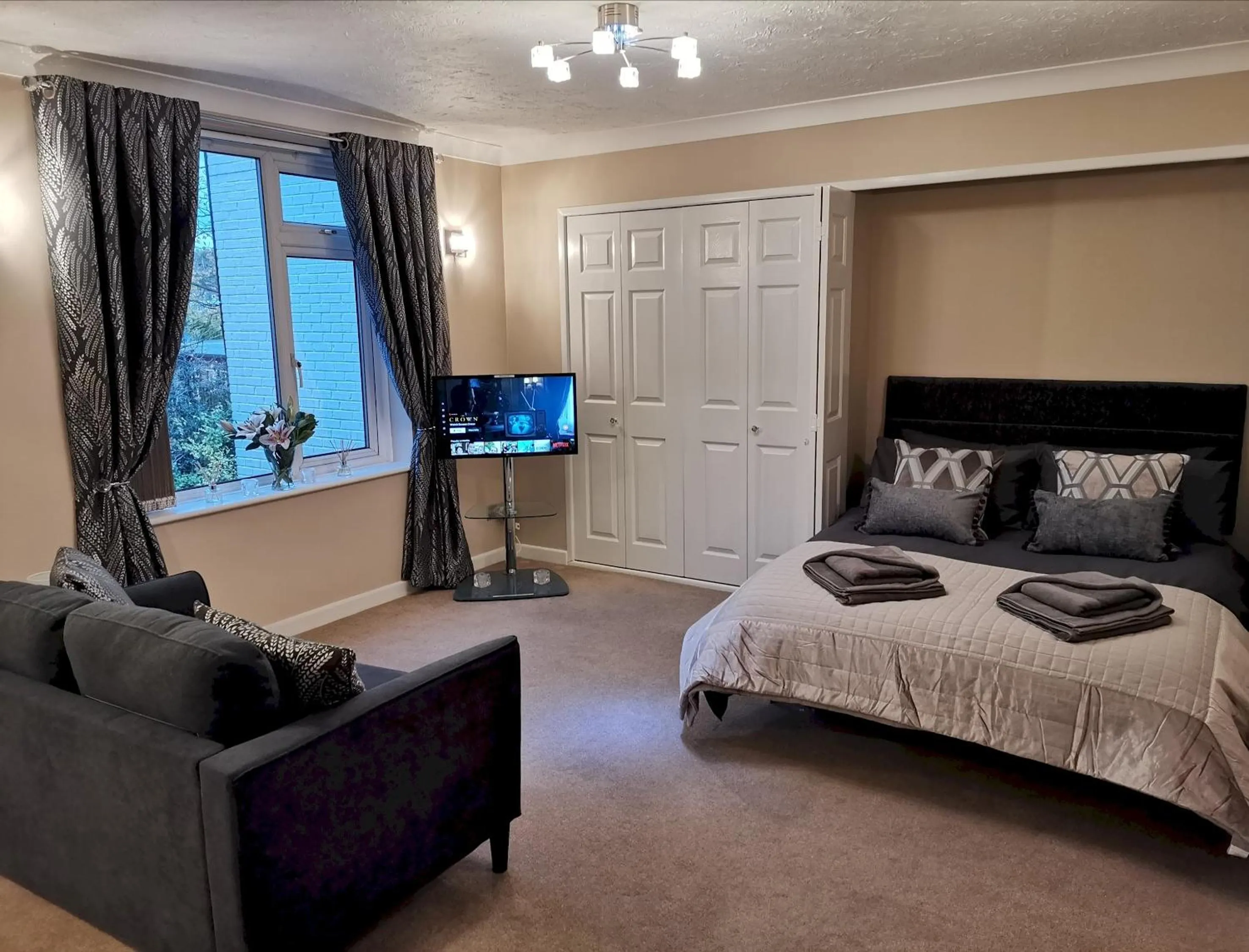 Photo of the whole room, Bed in Apartment Bournemouth centre close to beach