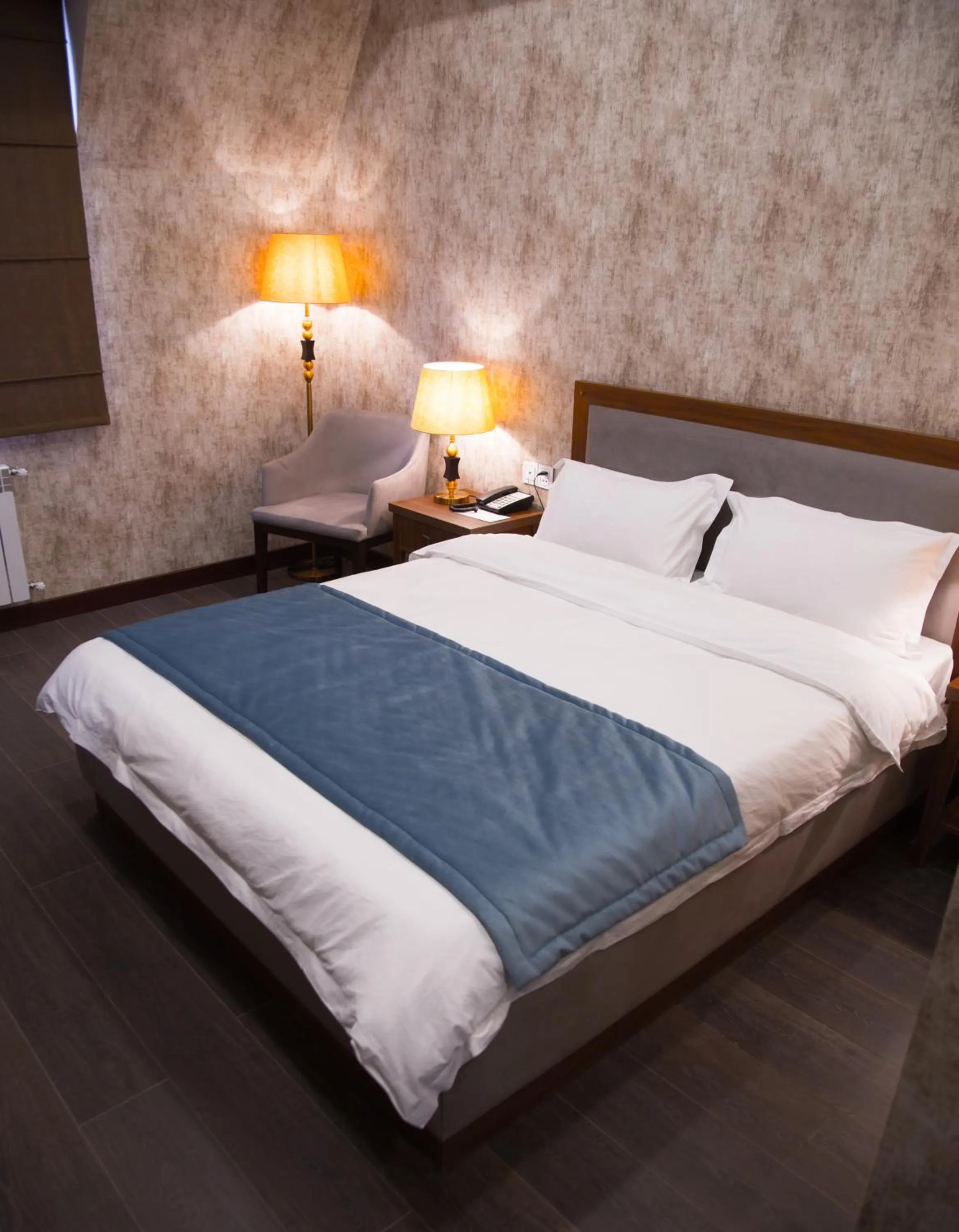 Bed in Macara Sheki City Hotel