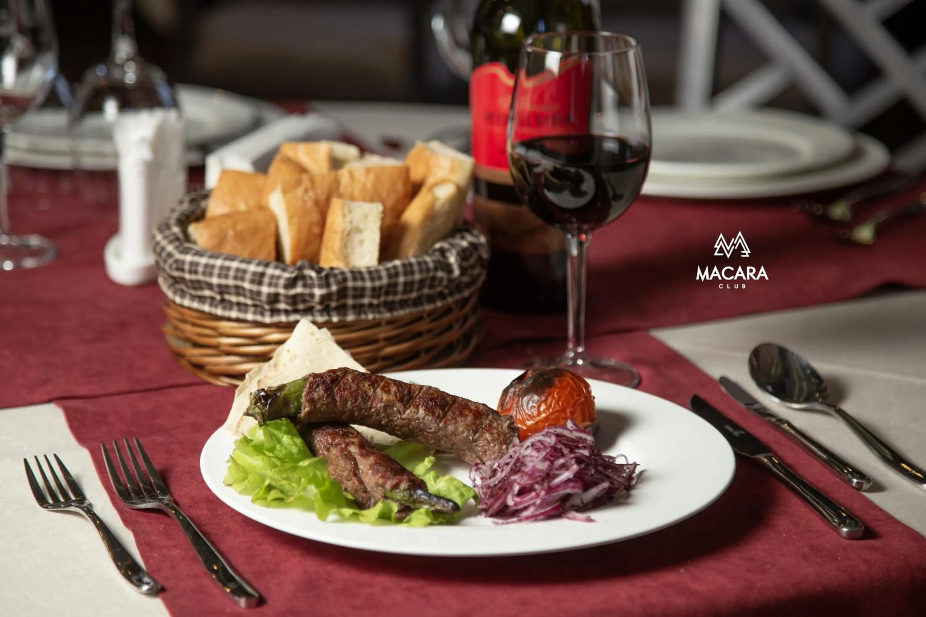 Food and drinks in Macara Sheki City Hotel