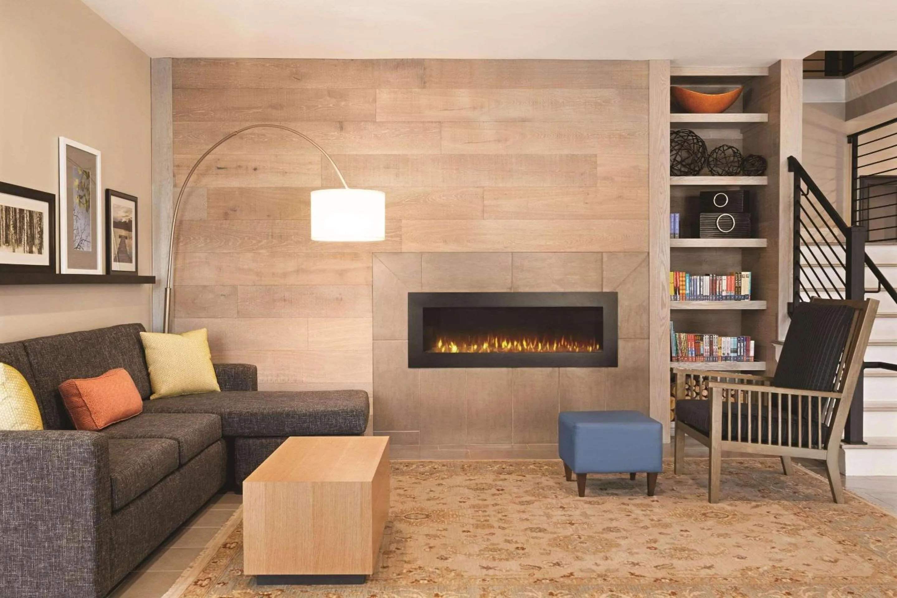 Lobby or reception in Country Inn & Suites by Radisson, Savannah Midtown, GA