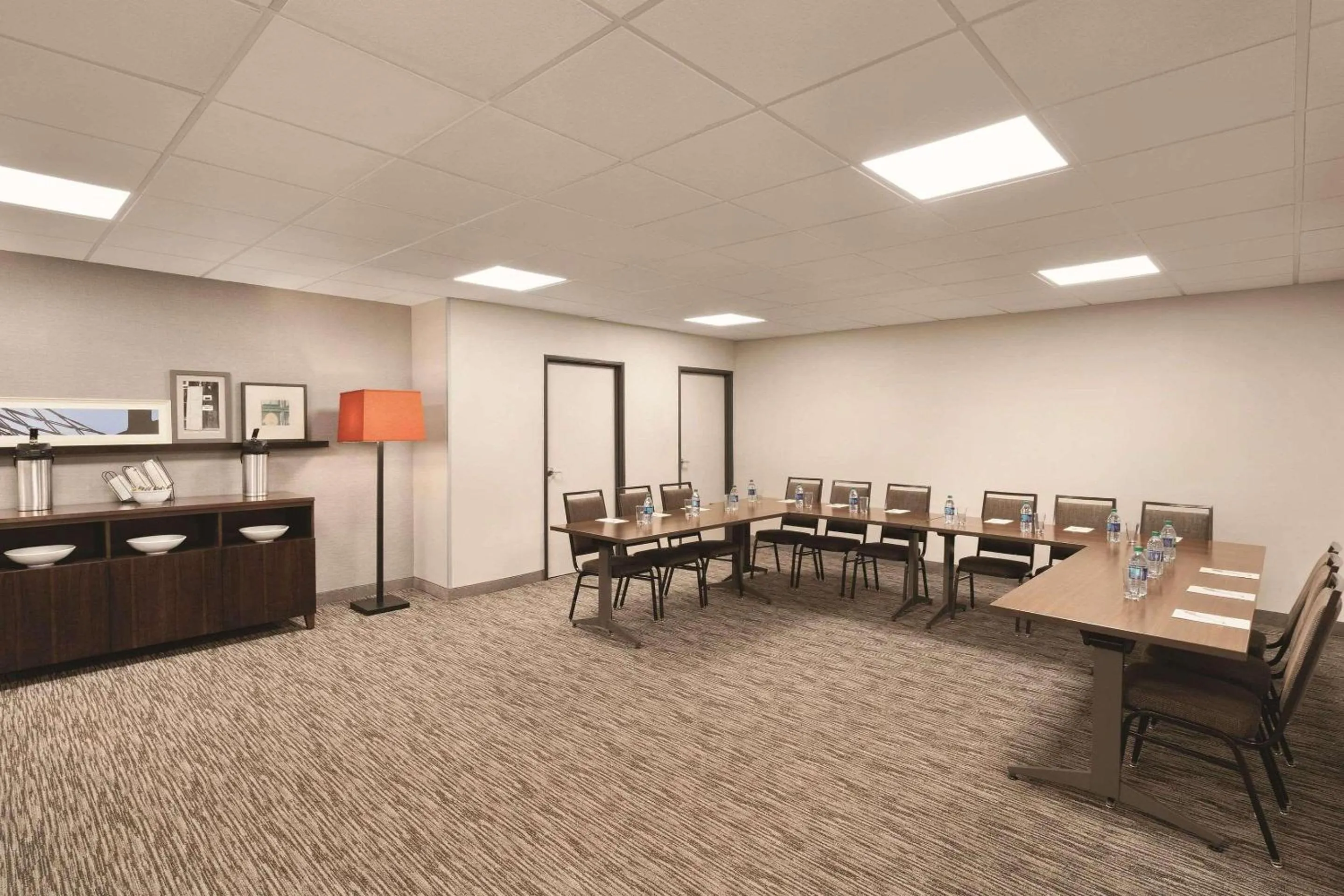Meeting/conference room in Country Inn & Suites by Radisson, Savannah Midtown, GA